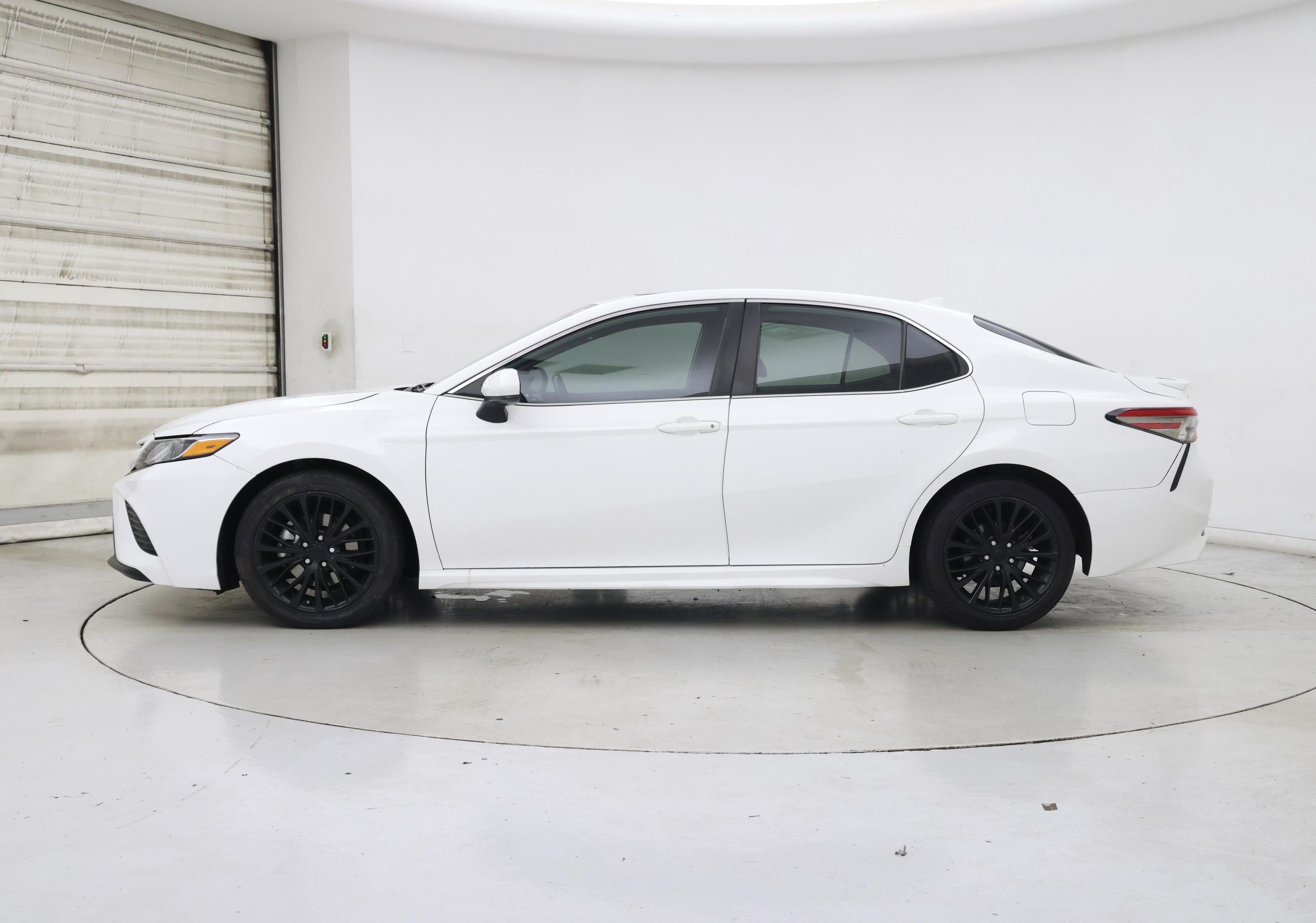 Thumbnail: 2019 Toyota Camry - 3