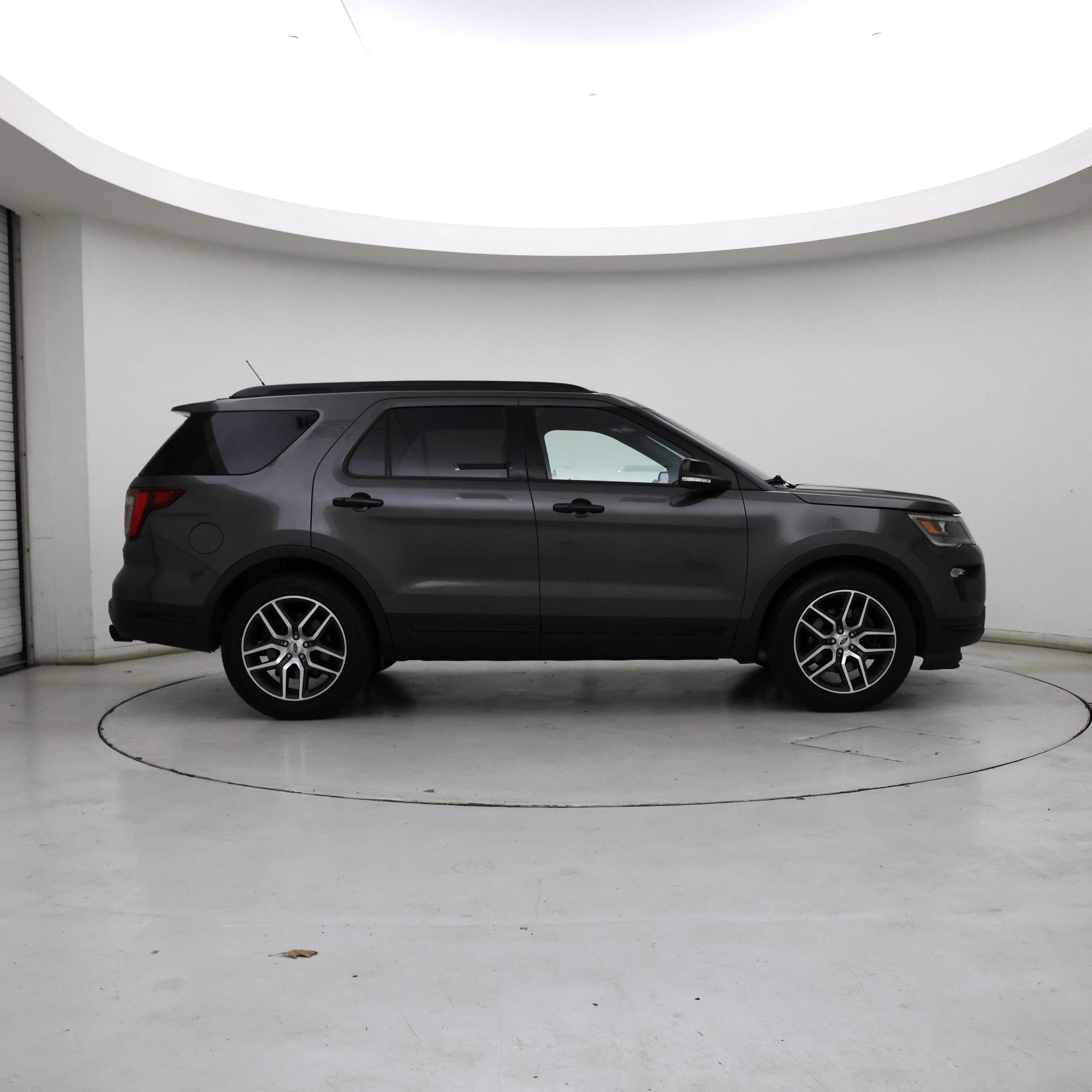 Thumbnail: 2018 Ford Explorer - 7