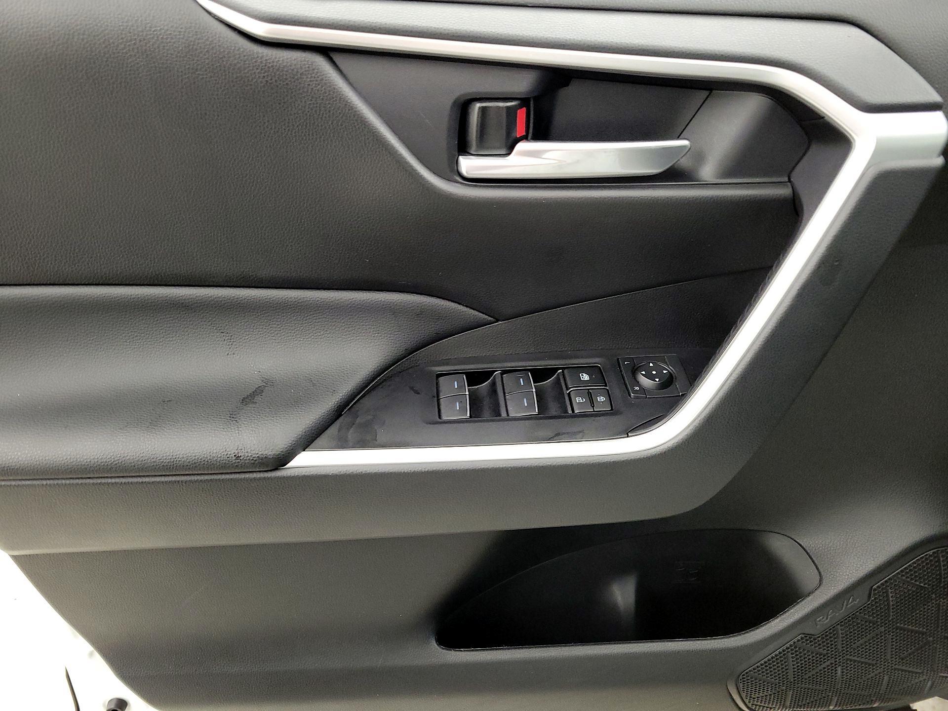 Thumbnail: 2024 Toyota RAV4 - 12