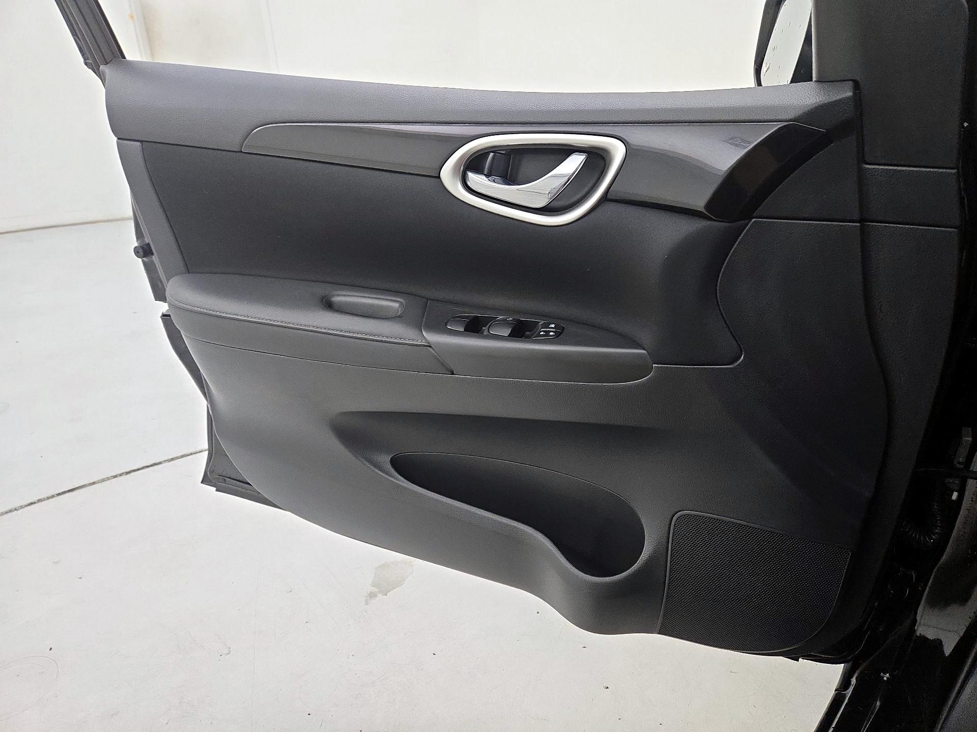 Thumbnail: 2018 Nissan Sentra - 12