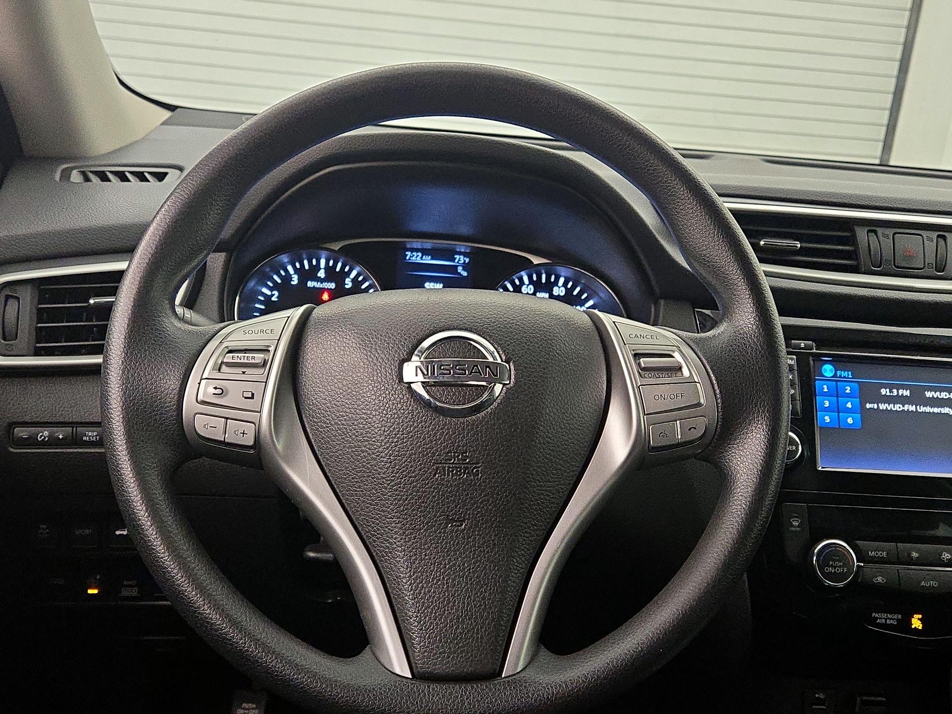 Thumbnail: 2016 Nissan Rogue - 10