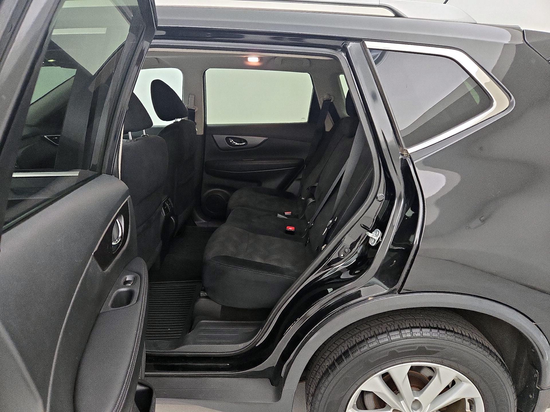 Thumbnail: 2016 Nissan Rogue - 19