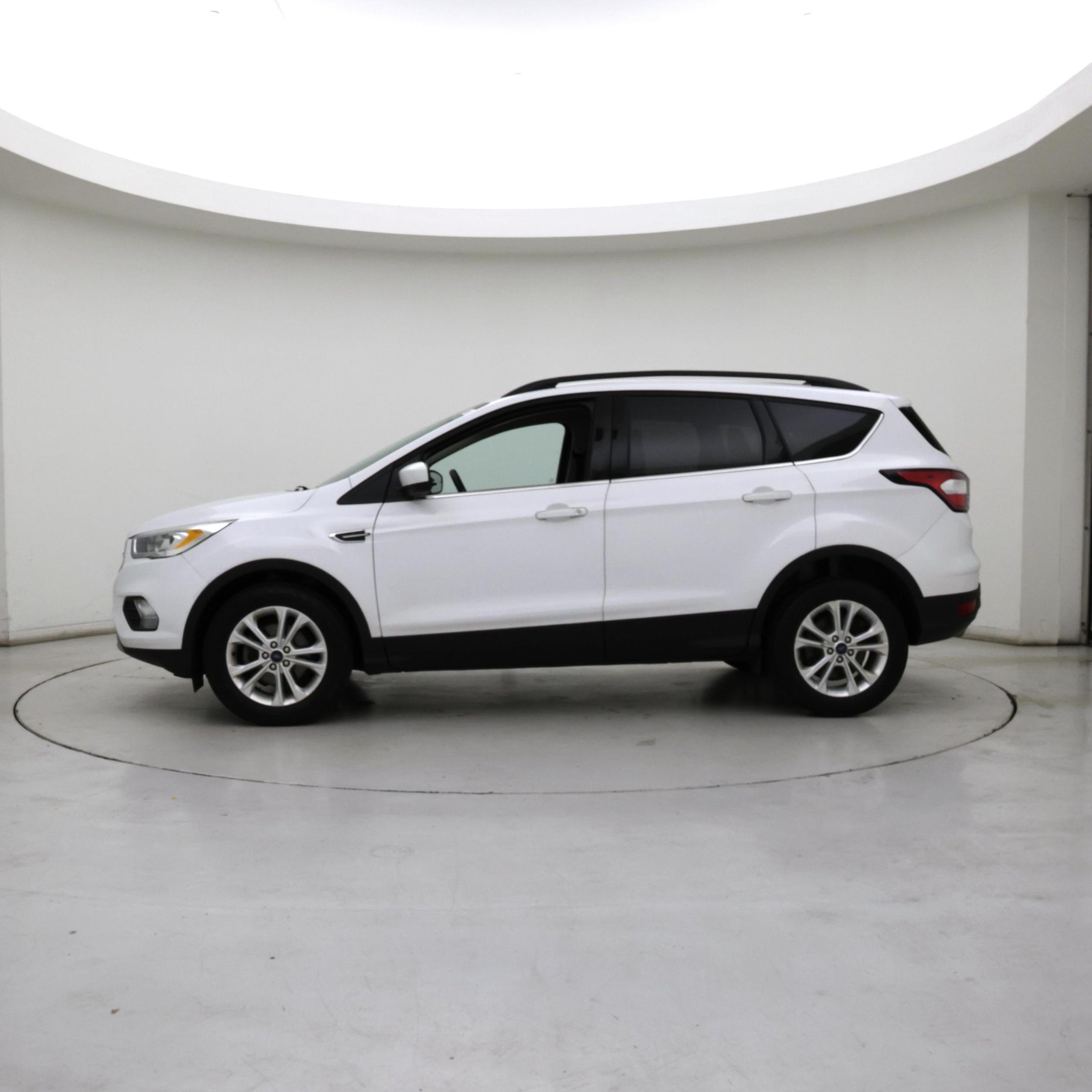 Thumbnail: 2018 Ford Escape - 3