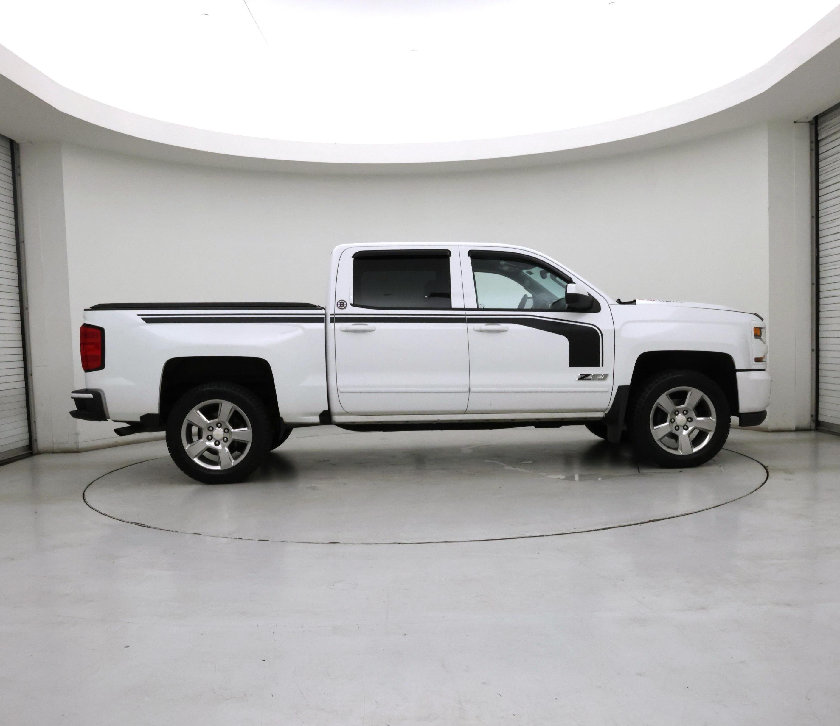 Thumbnail: 2018 Chevrolet Silverado 1500 - 7