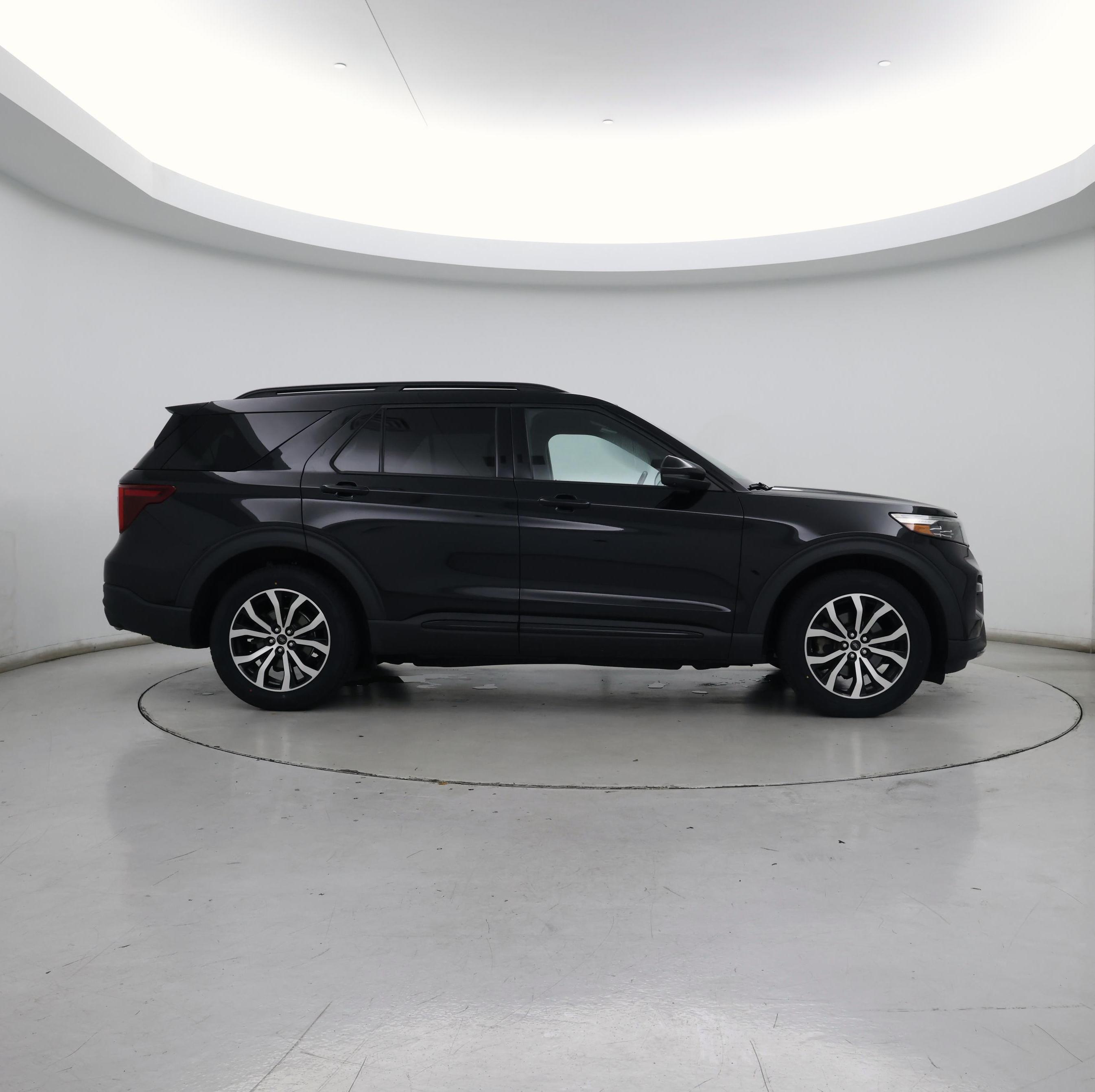 Thumbnail: 2021 Ford Explorer - 7