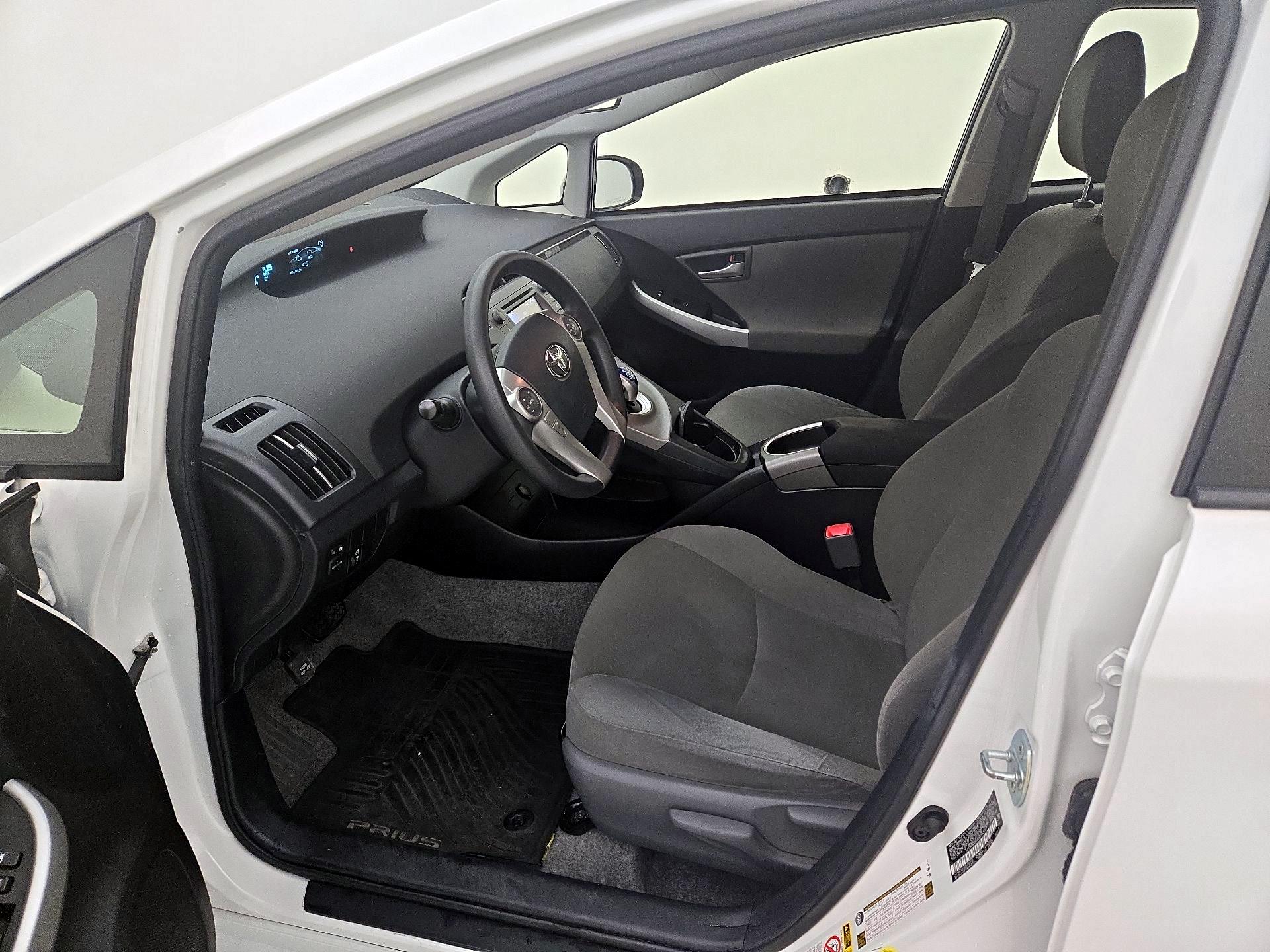 Thumbnail: 2013 Toyota Prius - 11