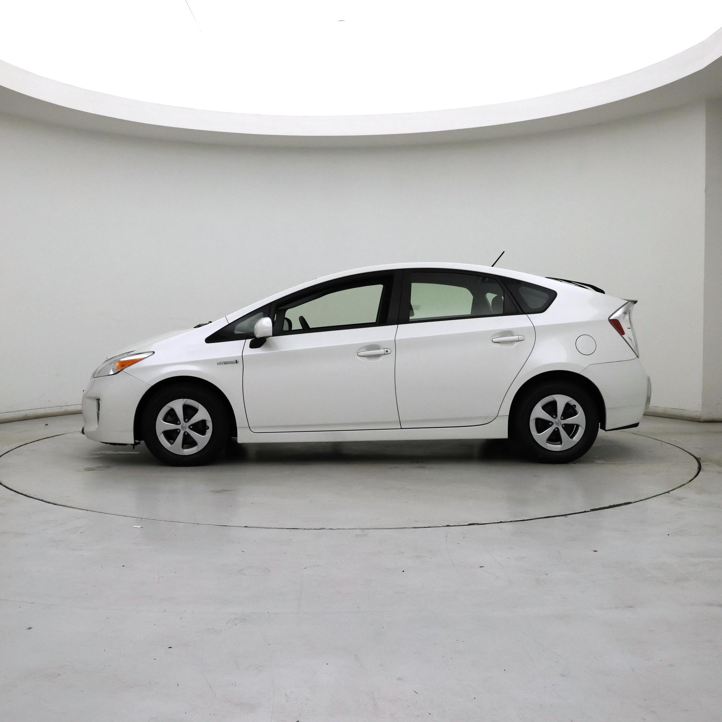 Thumbnail: 2013 Toyota Prius - 3