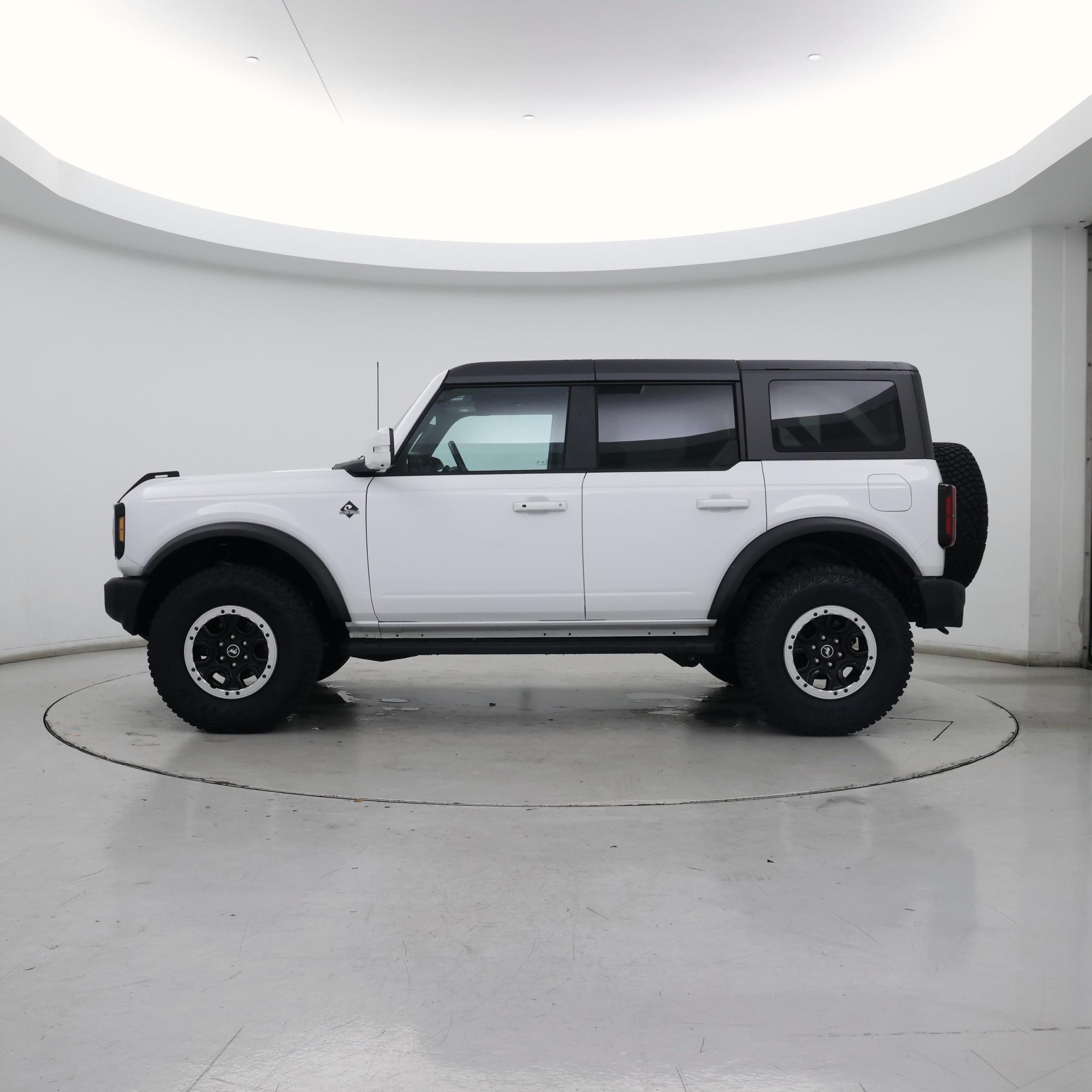 Thumbnail: 2023 Ford Bronco - 3