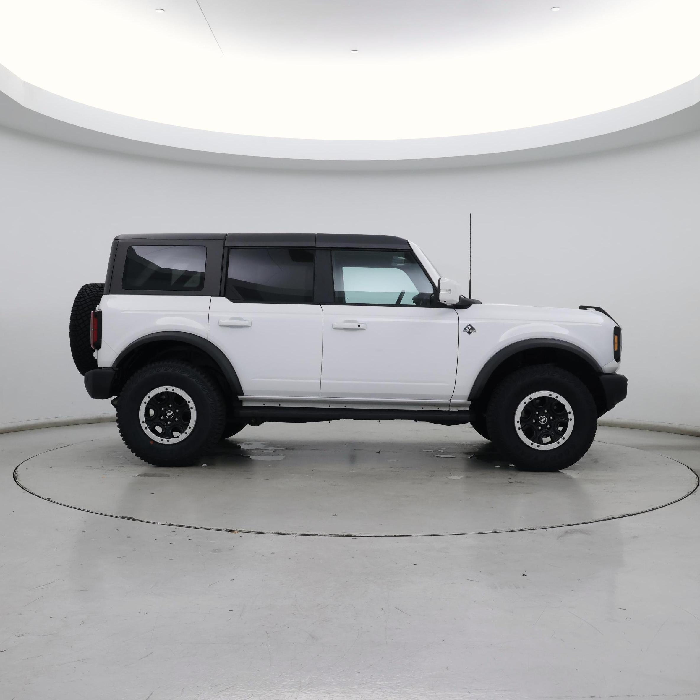 Thumbnail: 2023 Ford Bronco - 7