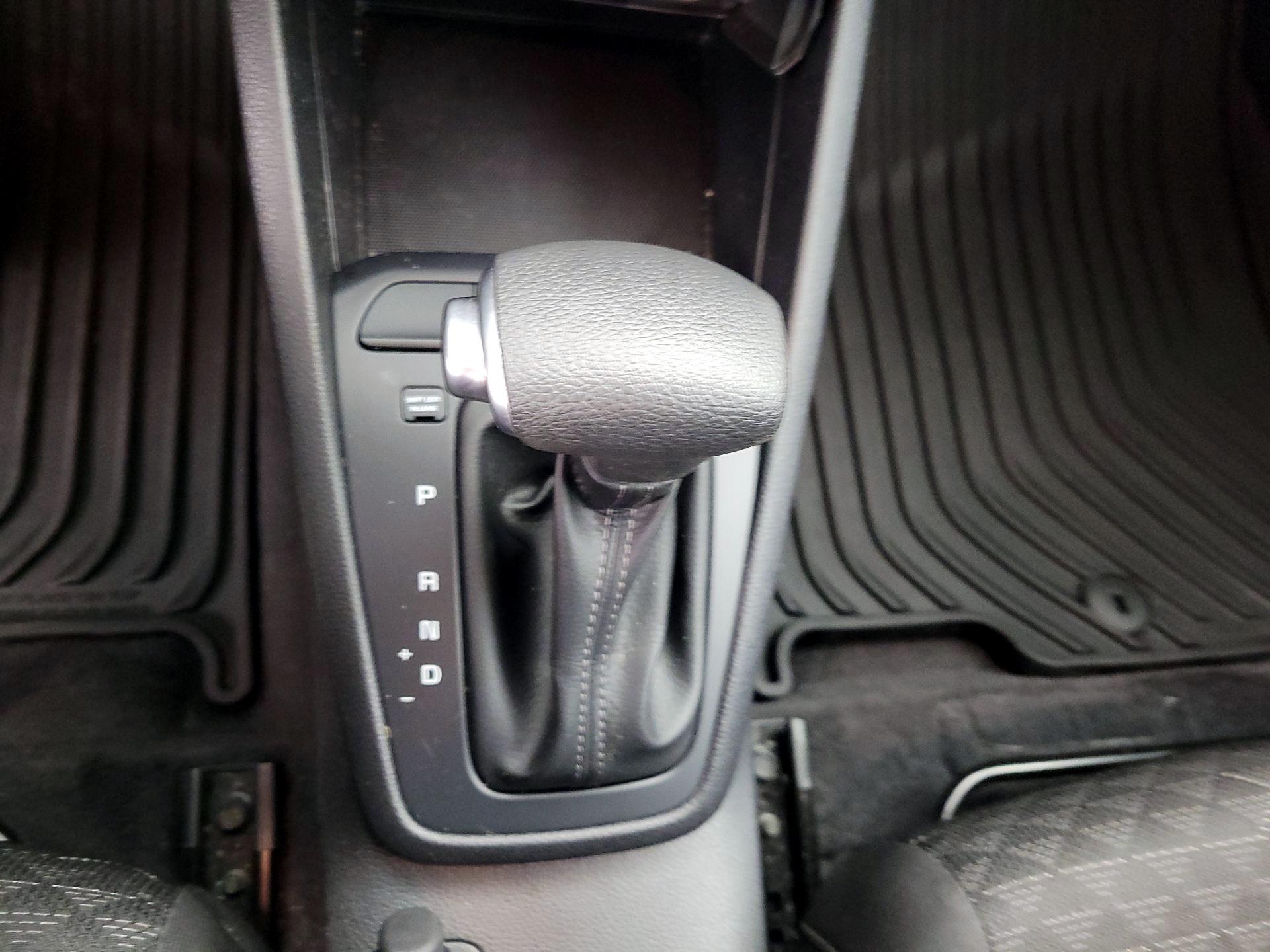 Thumbnail: 2021 Kia Rio - 17