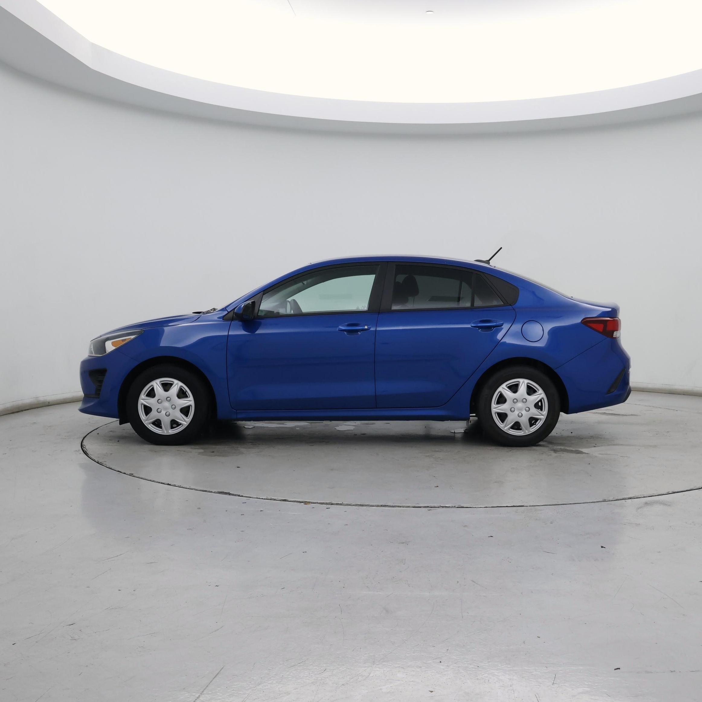 Thumbnail: 2021 Kia Rio - 3