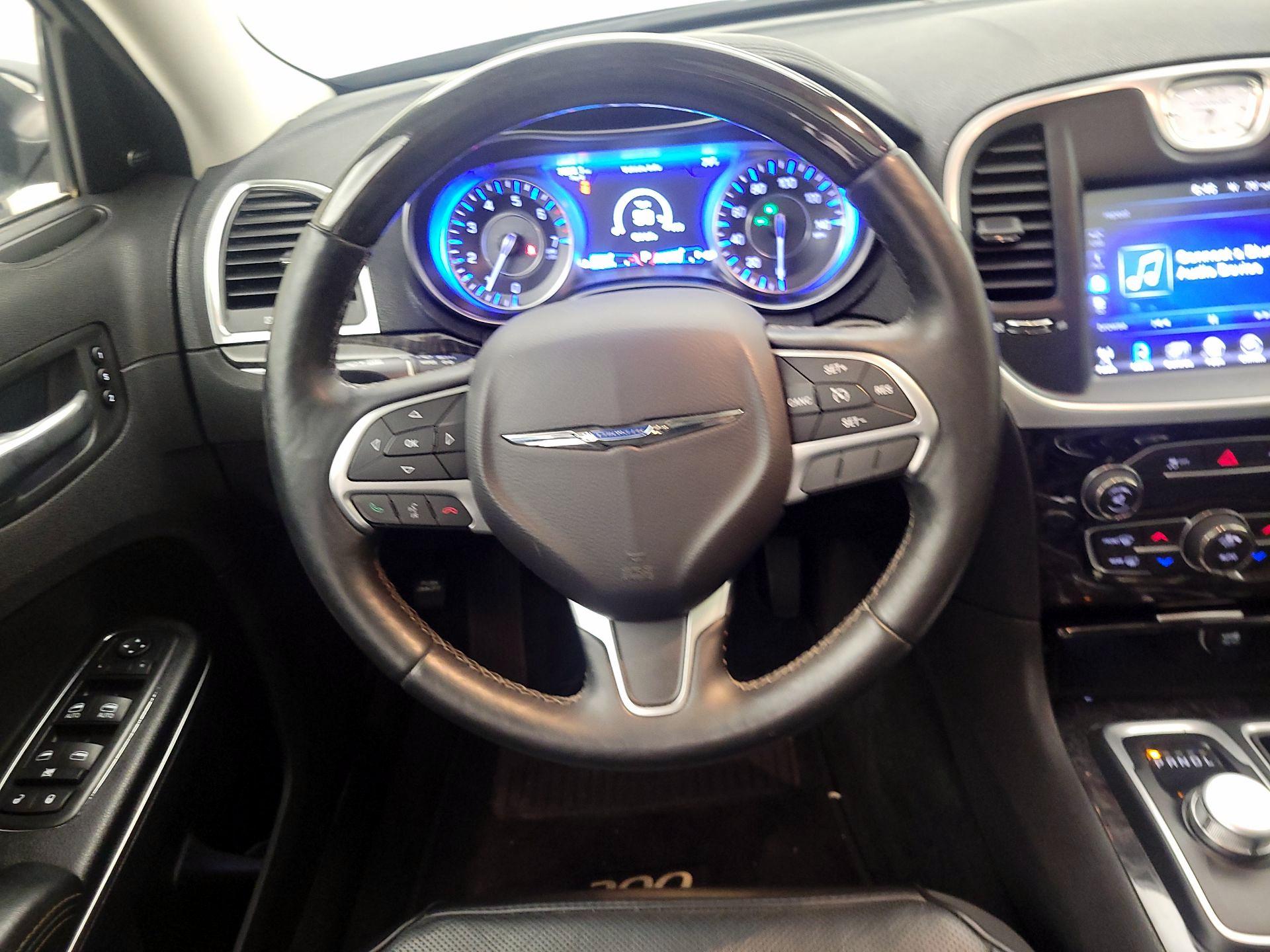 Thumbnail: 2016 Chrysler 300 - 10