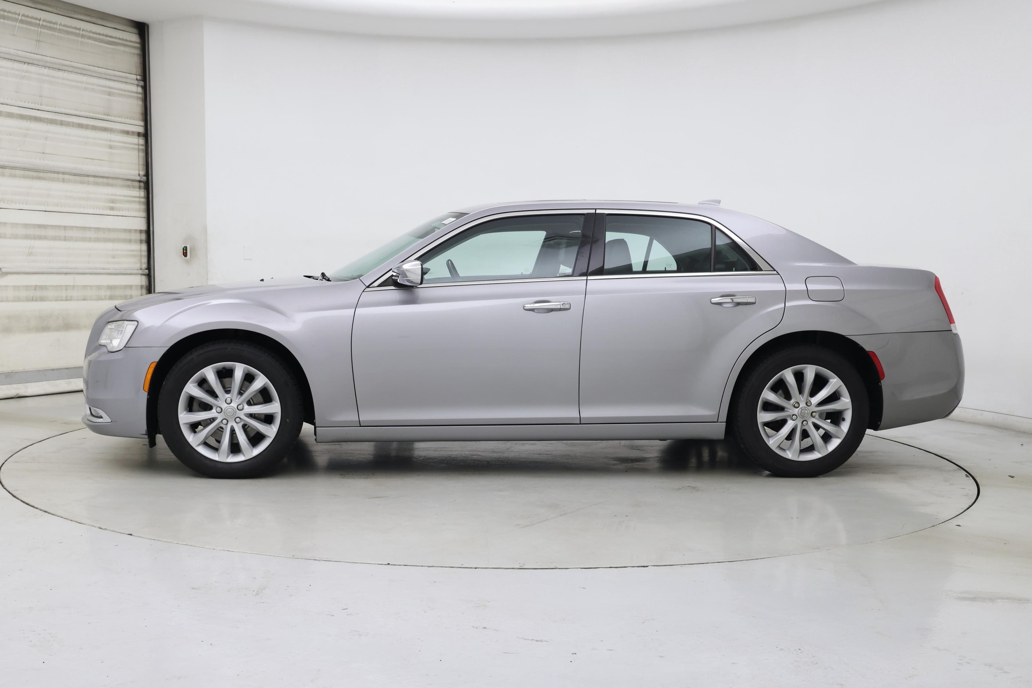 Thumbnail: 2016 Chrysler 300 - 3