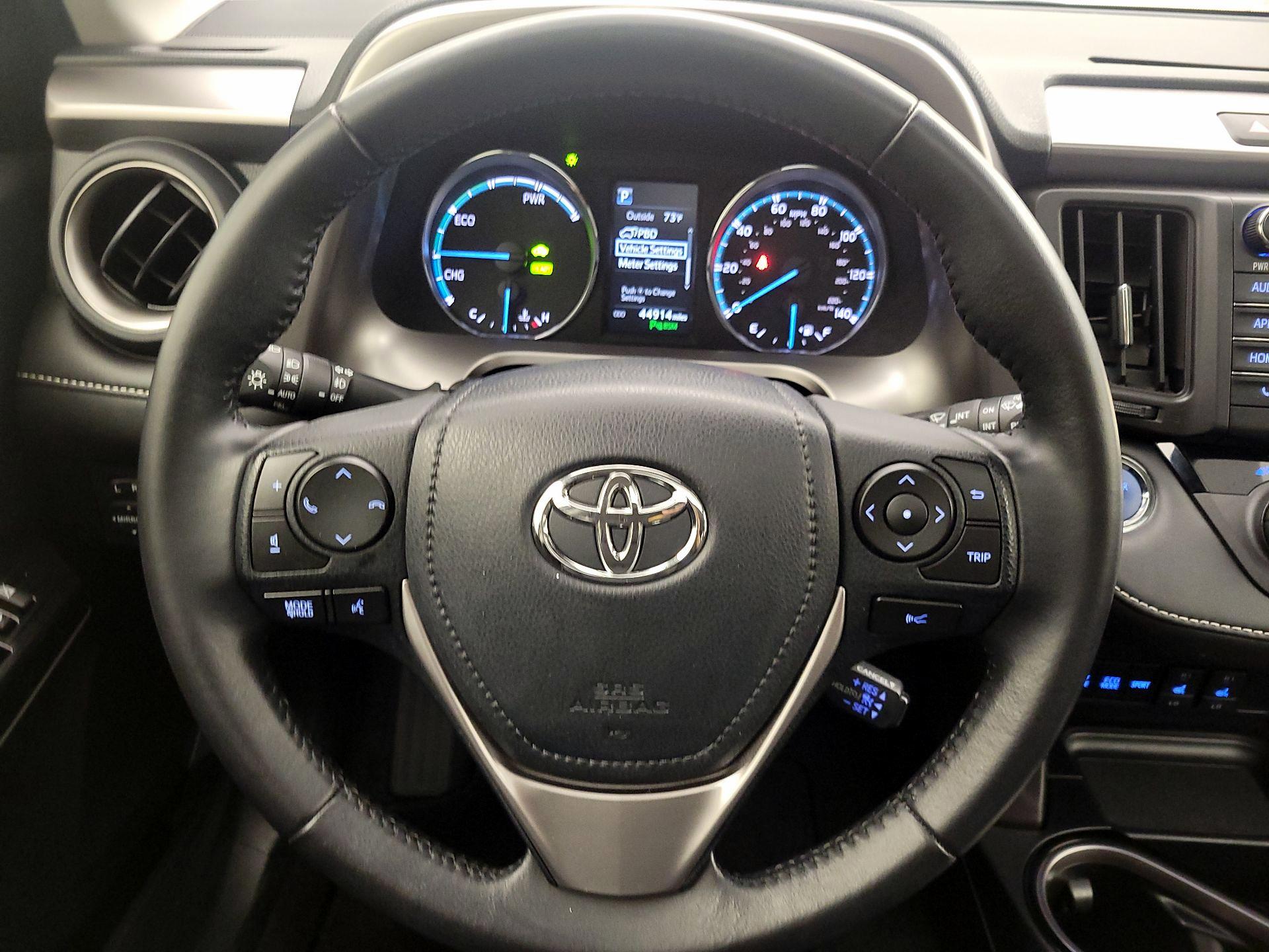 Thumbnail: 2017 Toyota RAV4 - 10