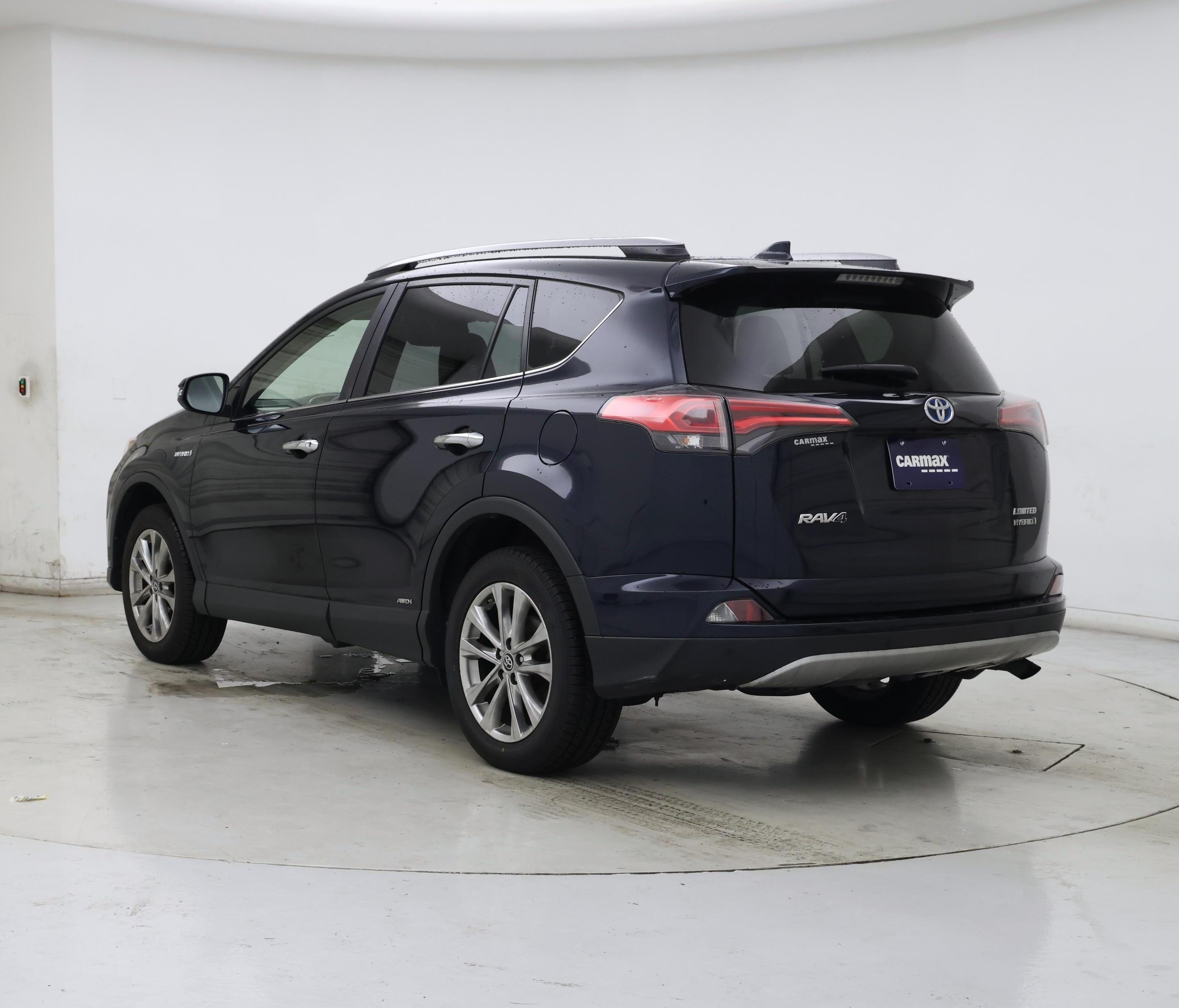 Thumbnail: 2017 Toyota RAV4 - 2