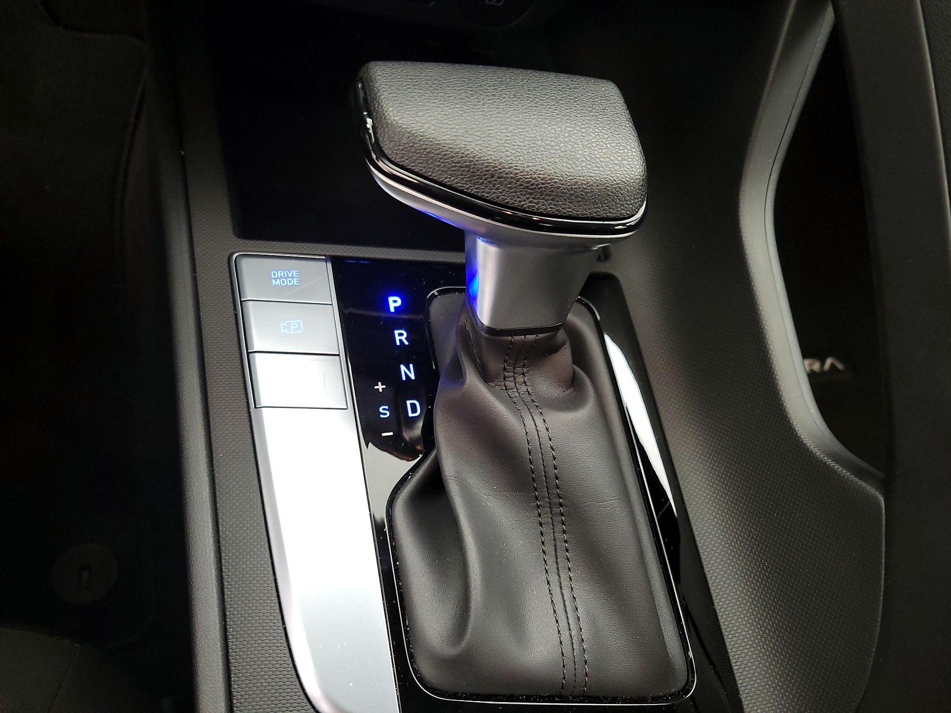 Thumbnail: 2024 Hyundai Elantra - 18