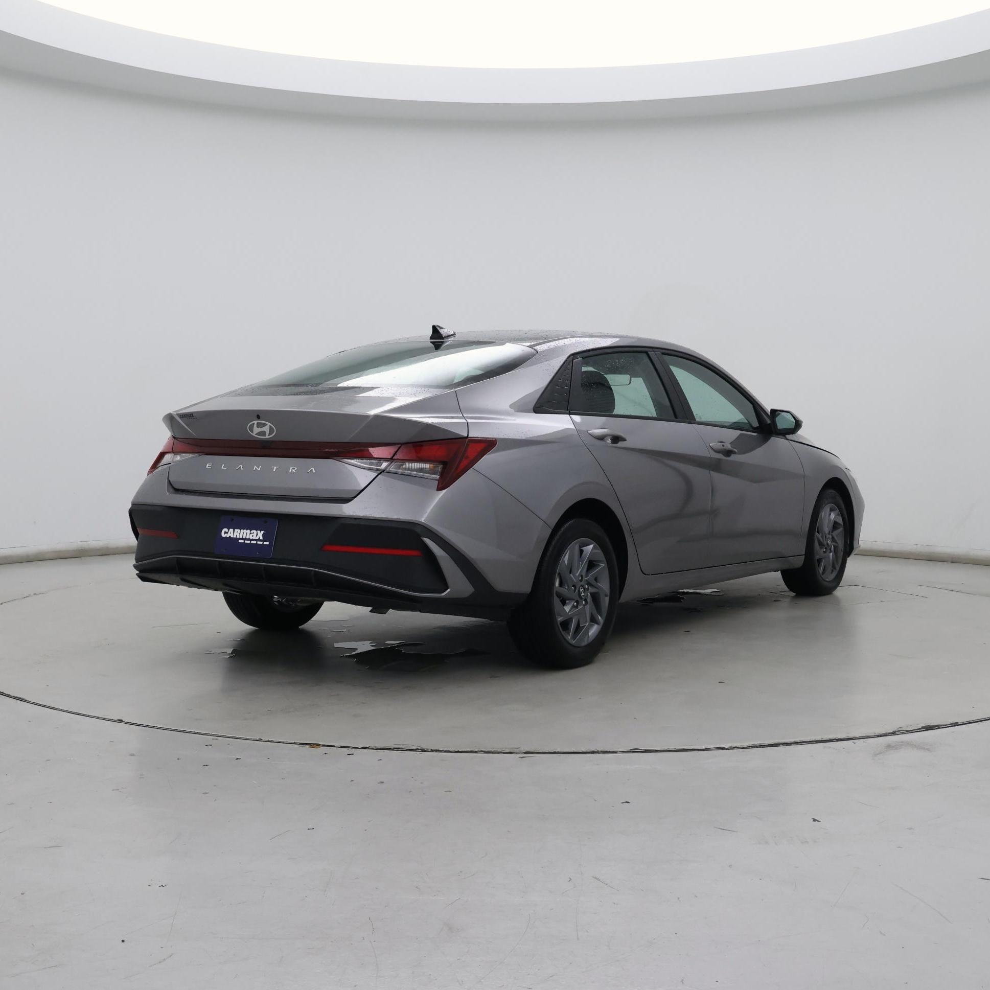 Thumbnail: 2024 Hyundai Elantra - 8