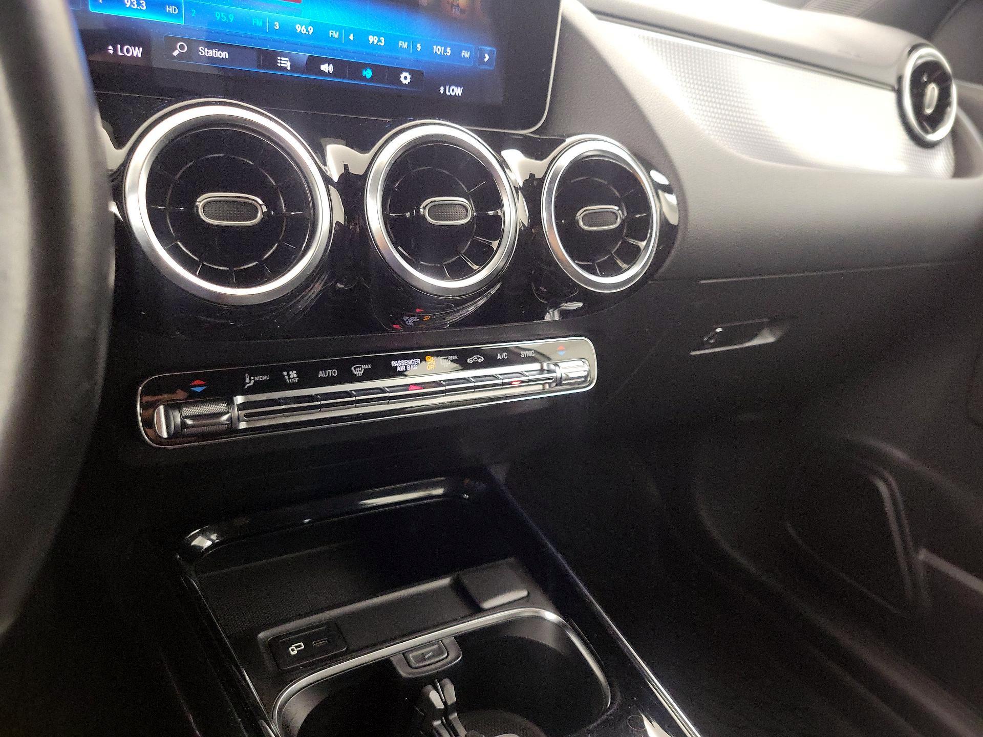 Thumbnail: 2021 Mercedes-Benz GLA - 16