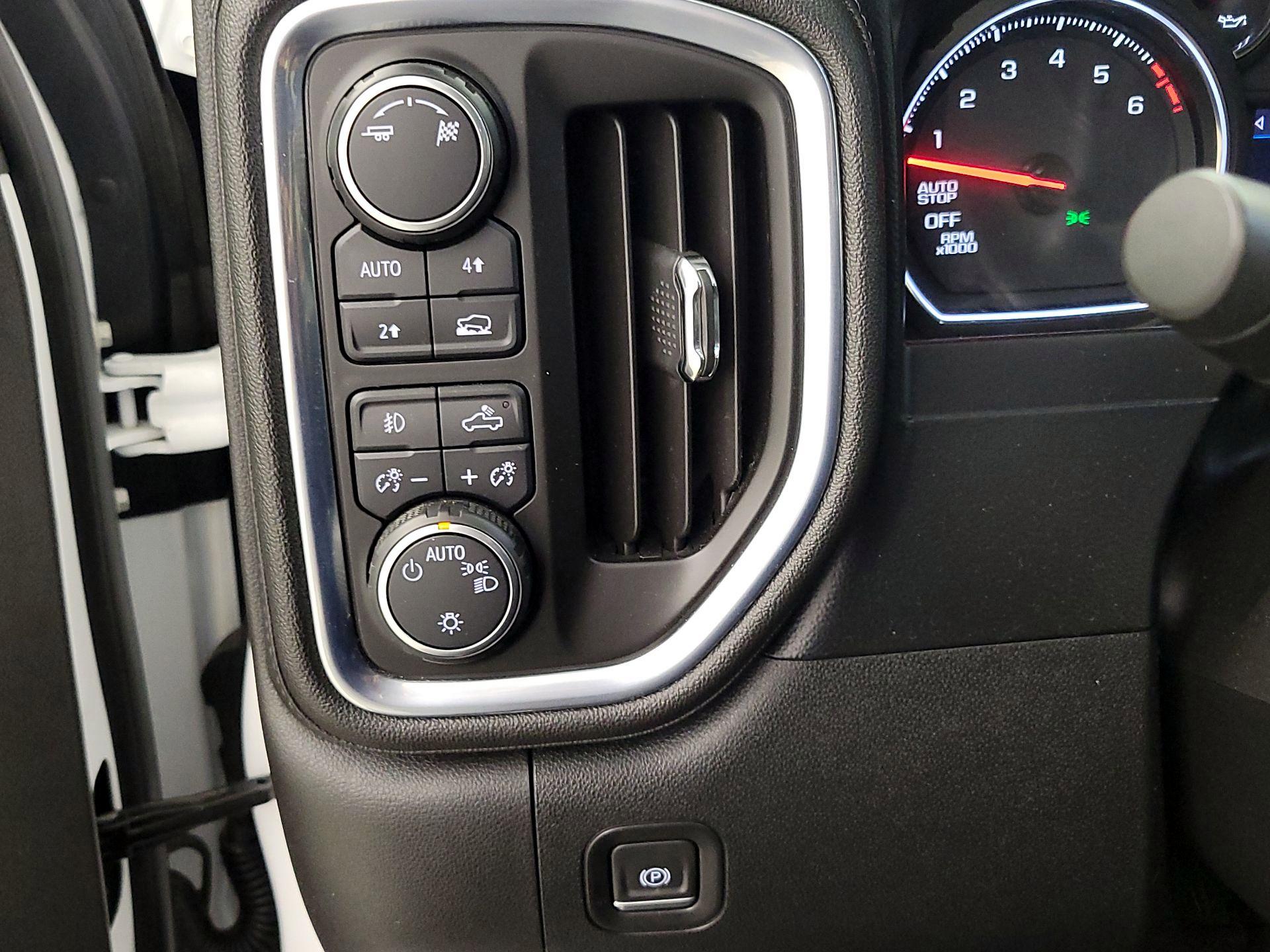 Thumbnail: 2019 Chevrolet Silverado 1500 - 13