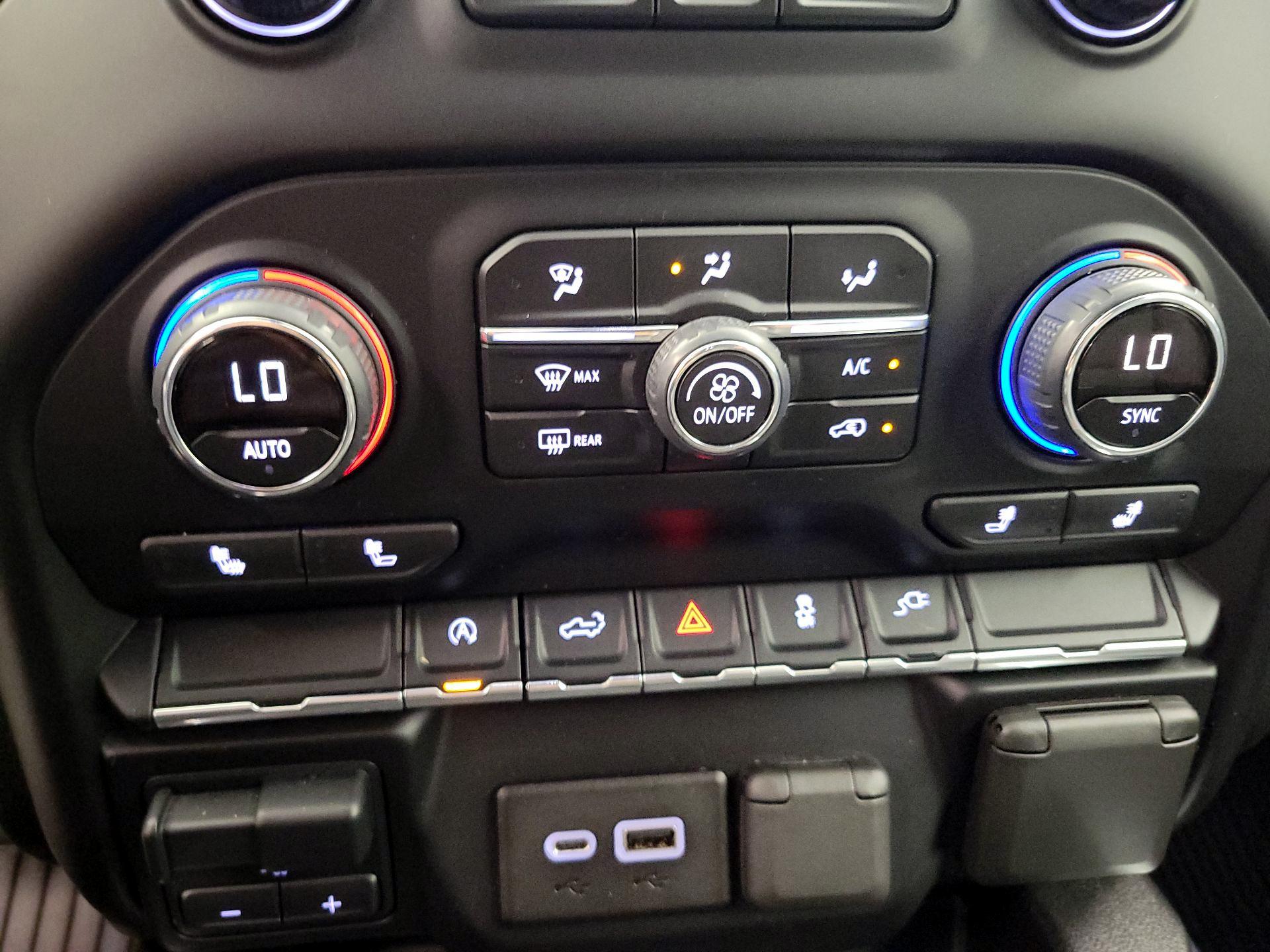 Thumbnail: 2019 Chevrolet Silverado 1500 - 16