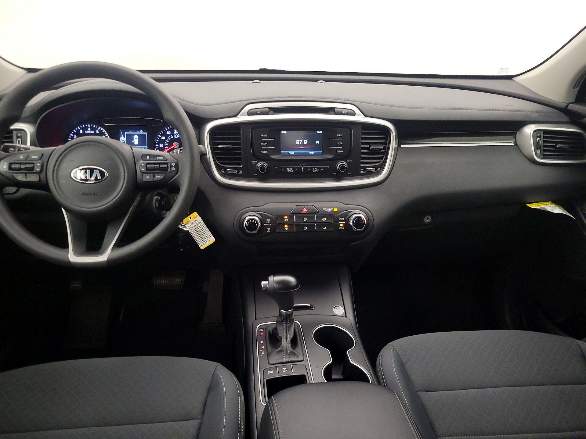 Thumbnail: 2017 Kia Sorento - 9
