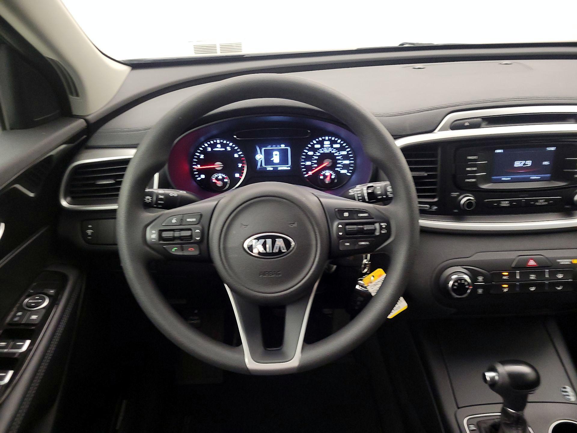 Thumbnail: 2017 Kia Sorento - 10
