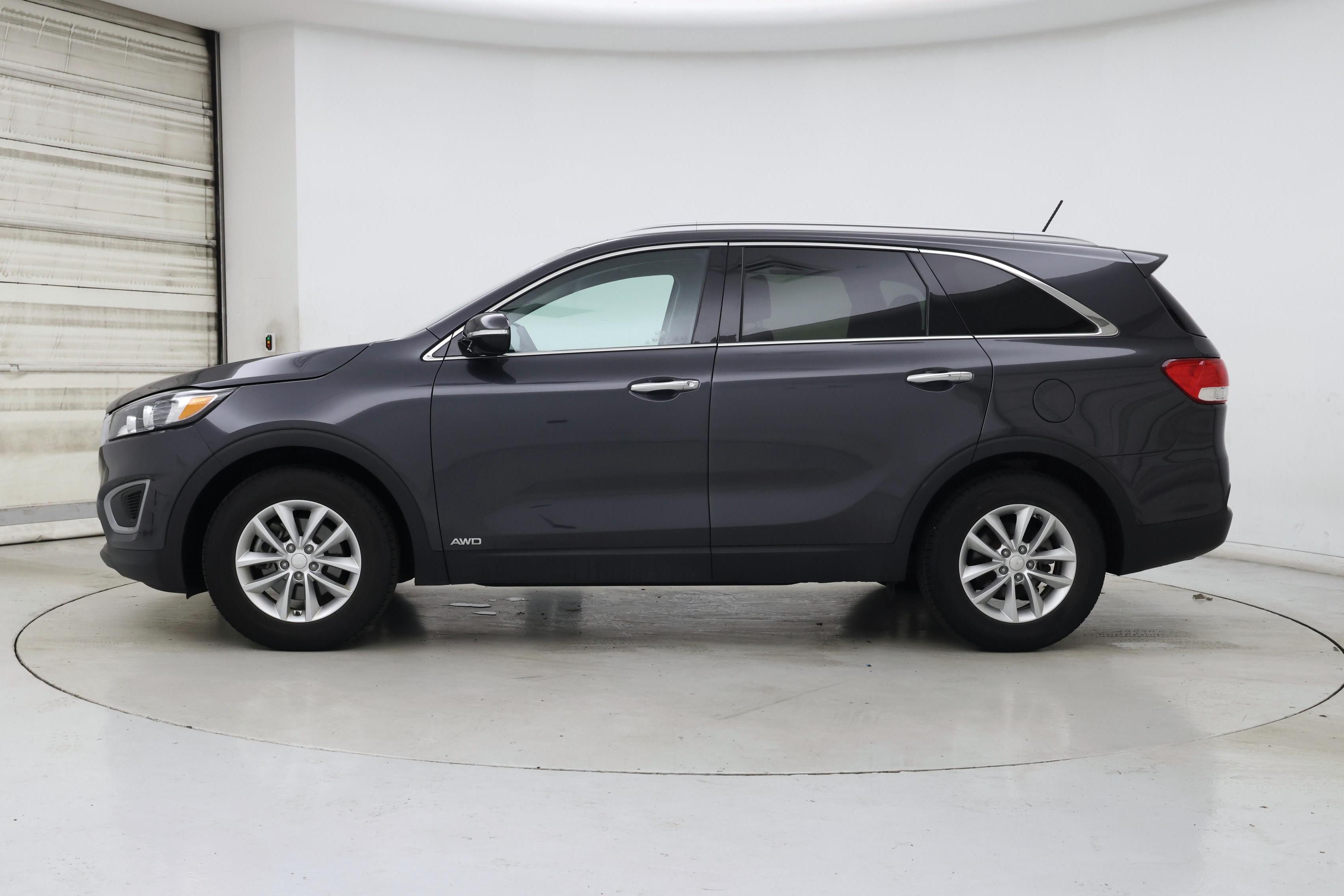 Thumbnail: 2017 Kia Sorento - 3