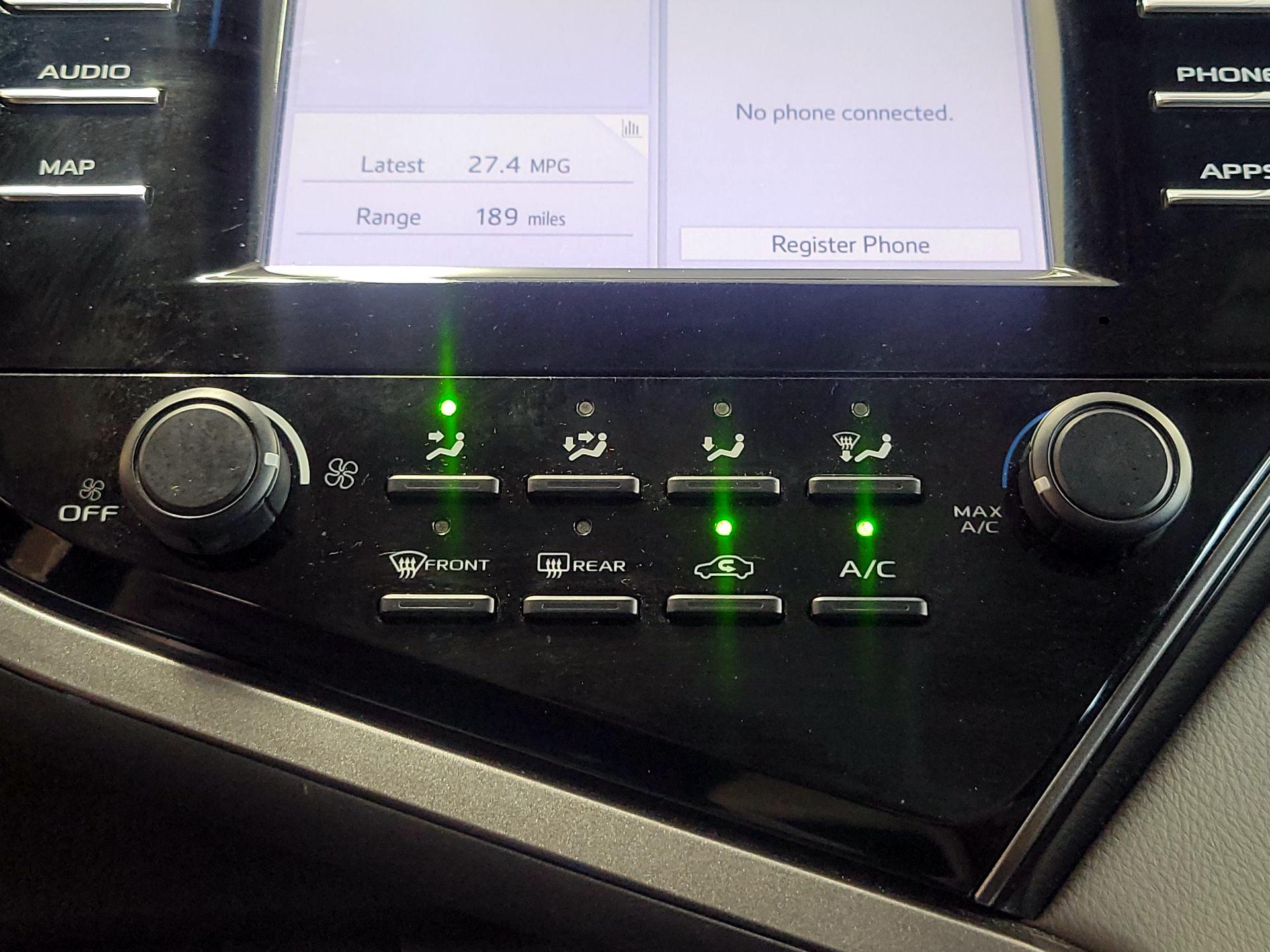 Thumbnail: 2019 Toyota Camry - 16