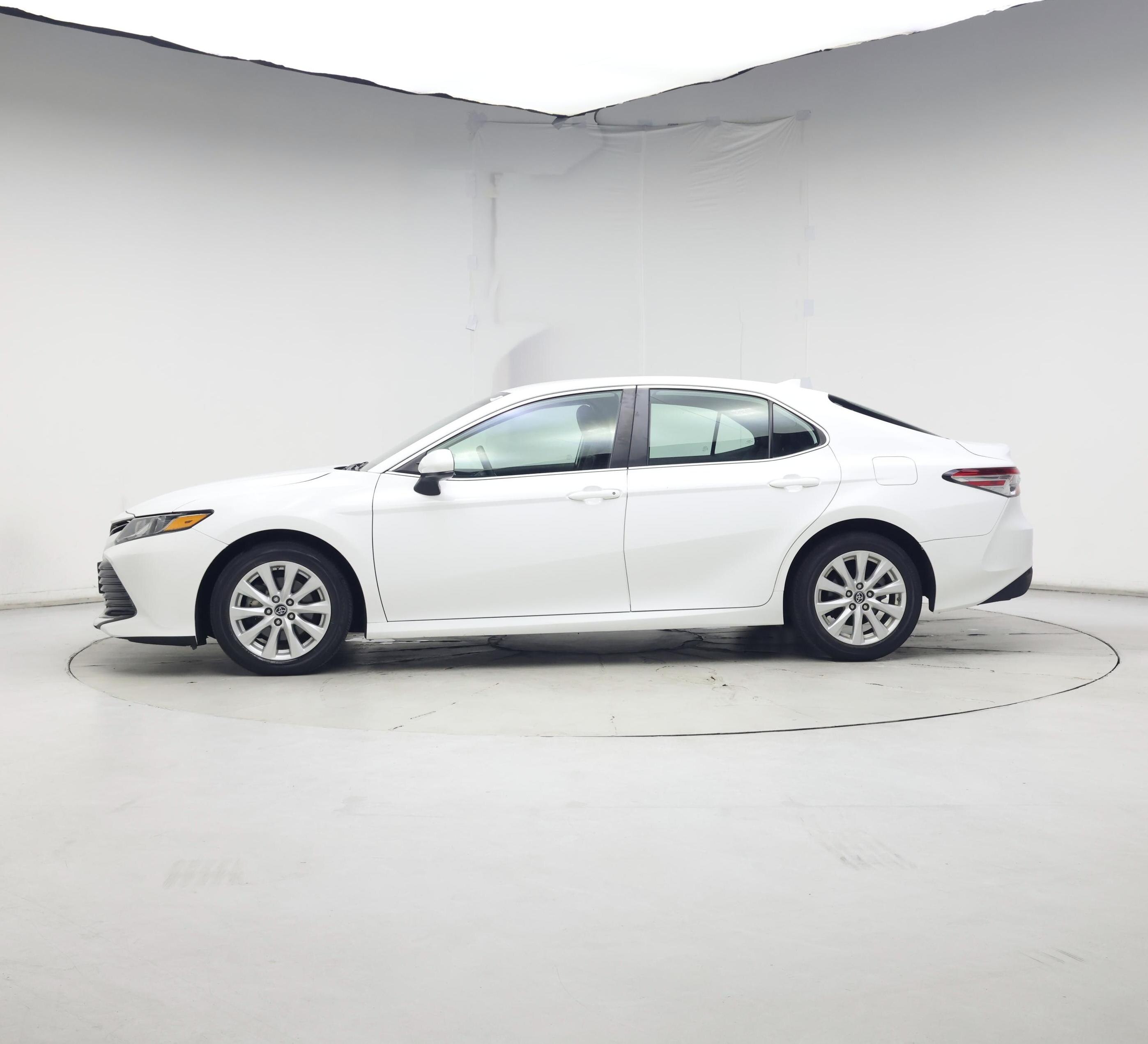 Thumbnail: 2019 Toyota Camry - 3