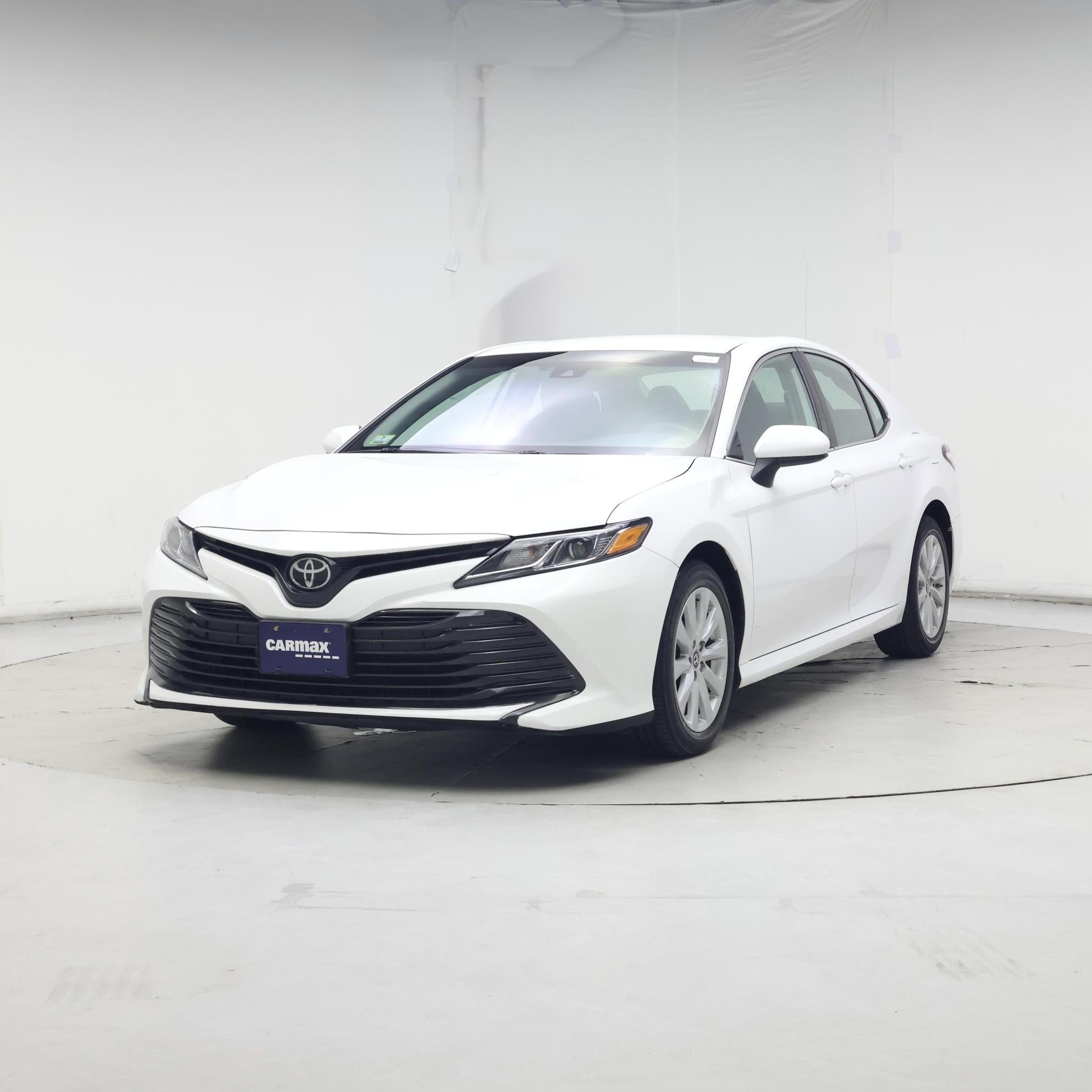 Thumbnail: 2019 Toyota Camry - 4