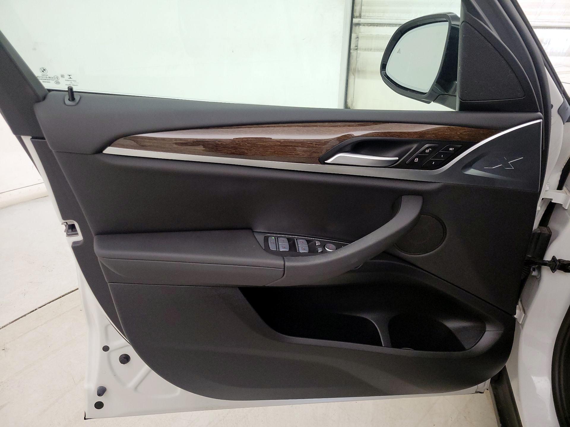 Thumbnail: 2021 BMW X3 - 12