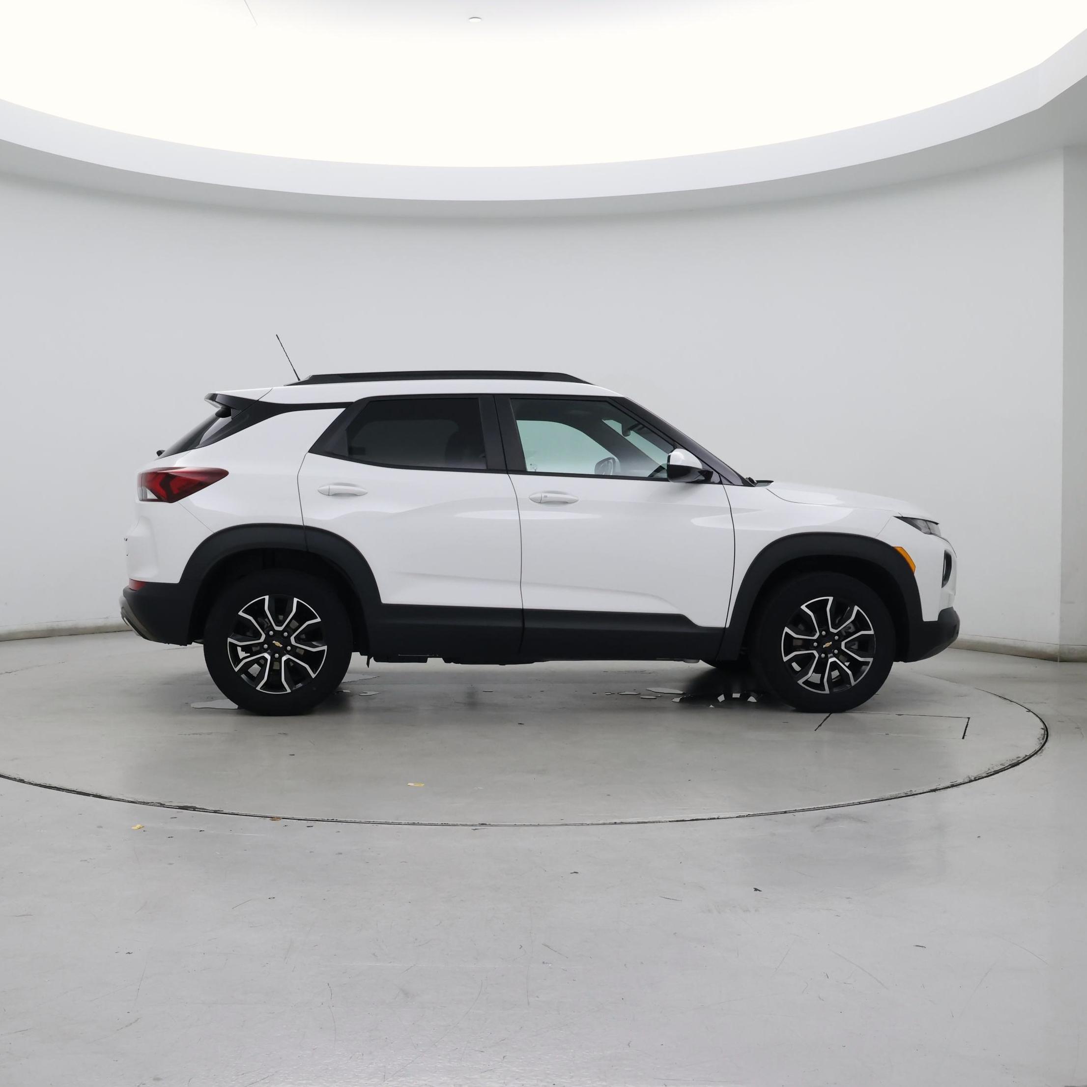 Thumbnail: 2023 Chevrolet TrailBlazer - 7