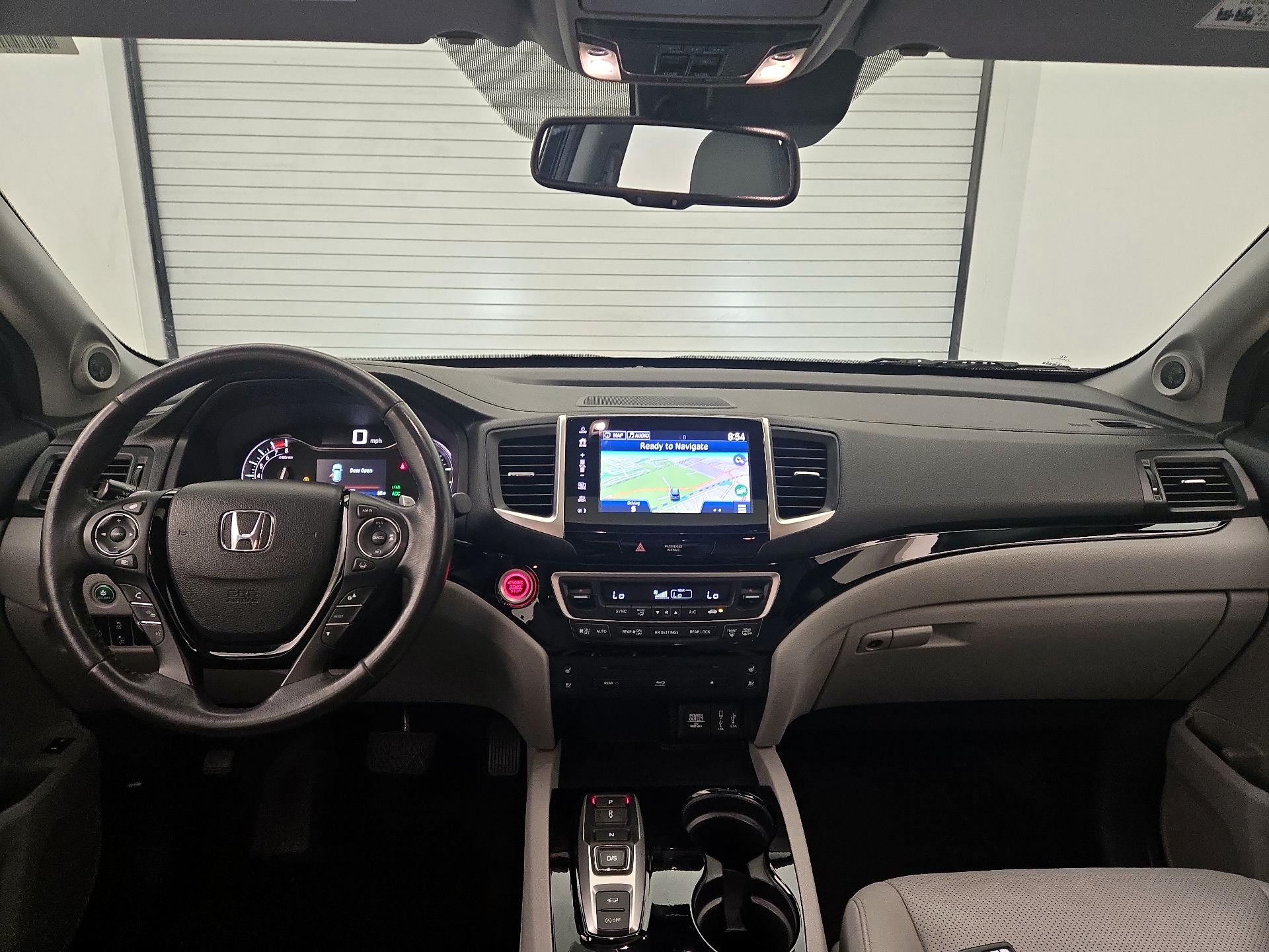Thumbnail: 2017 Honda Pilot - 9