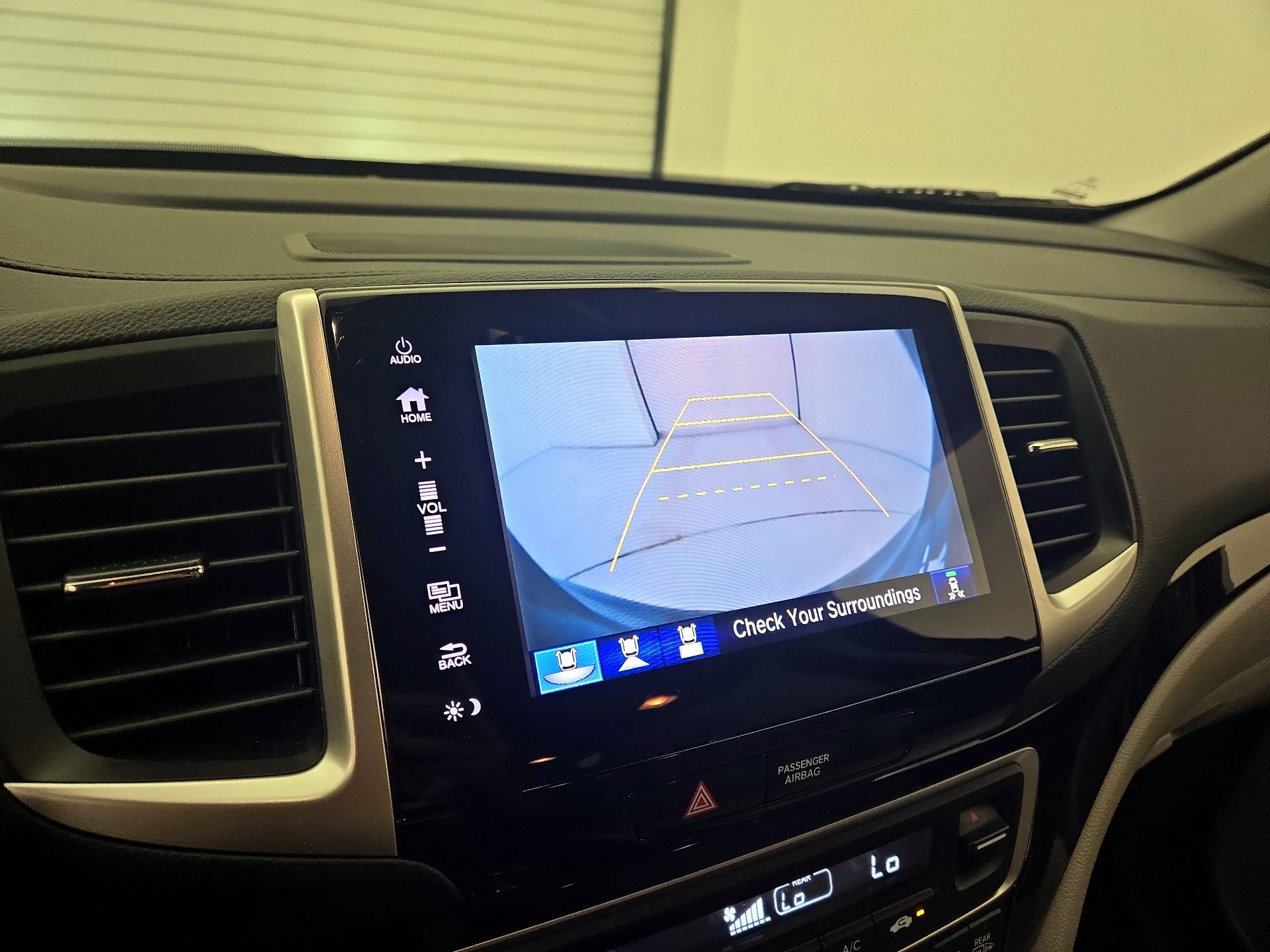 Thumbnail: 2017 Honda Pilot - 15