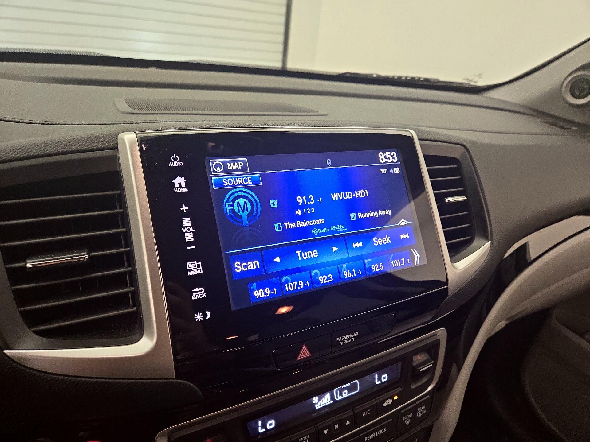 Thumbnail: 2017 Honda Pilot - 16