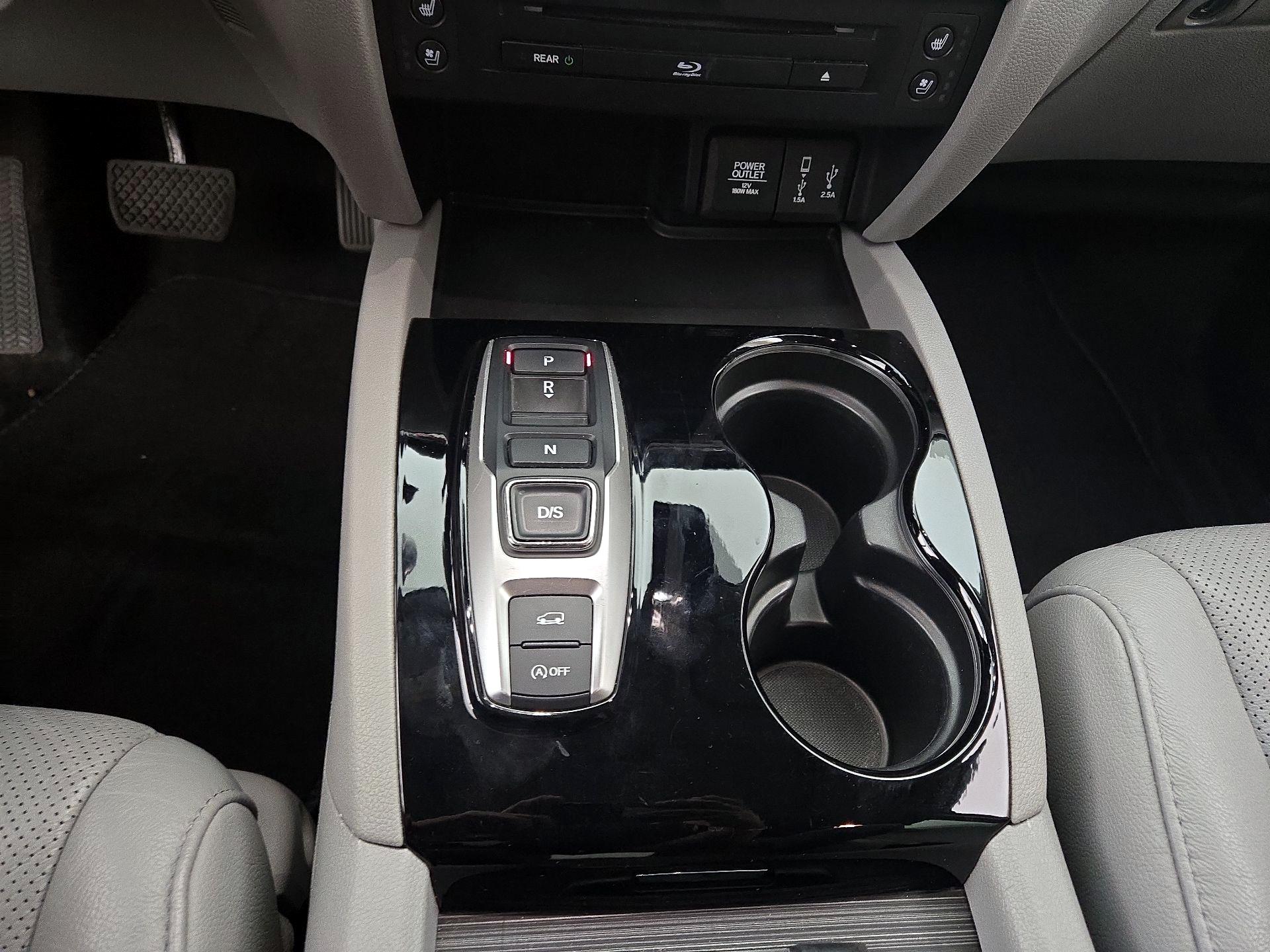 Thumbnail: 2017 Honda Pilot - 18