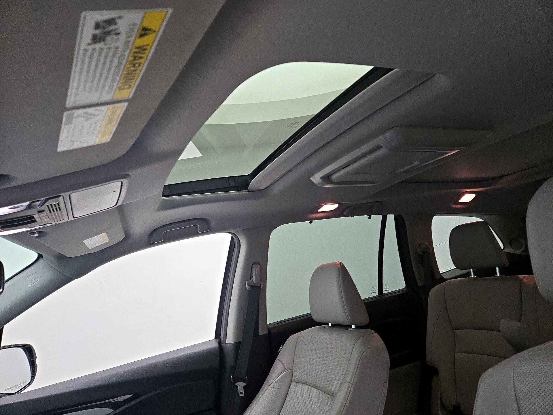 Thumbnail: 2017 Honda Pilot - 20
