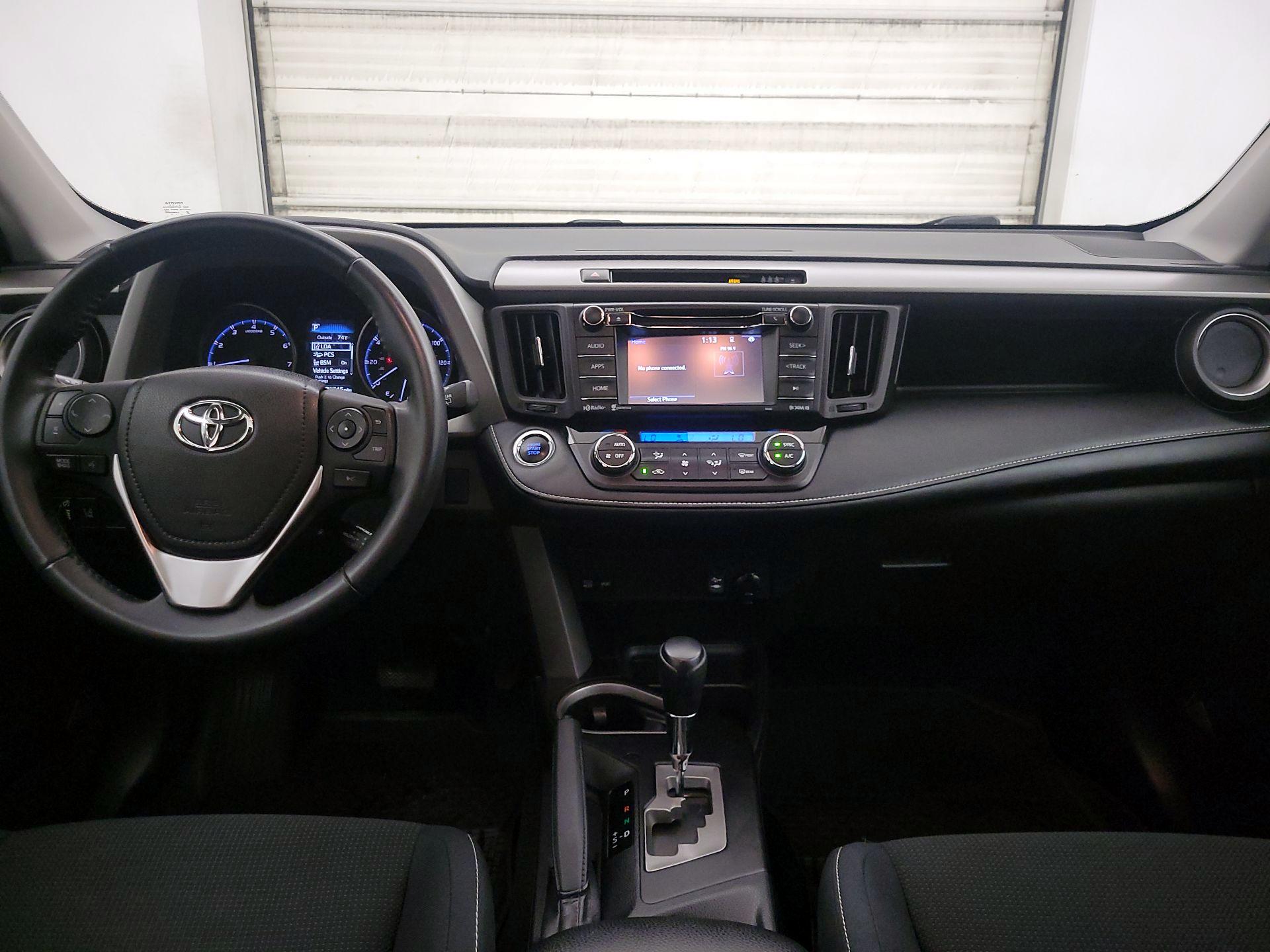 Thumbnail: 2018 Toyota RAV4 - 9
