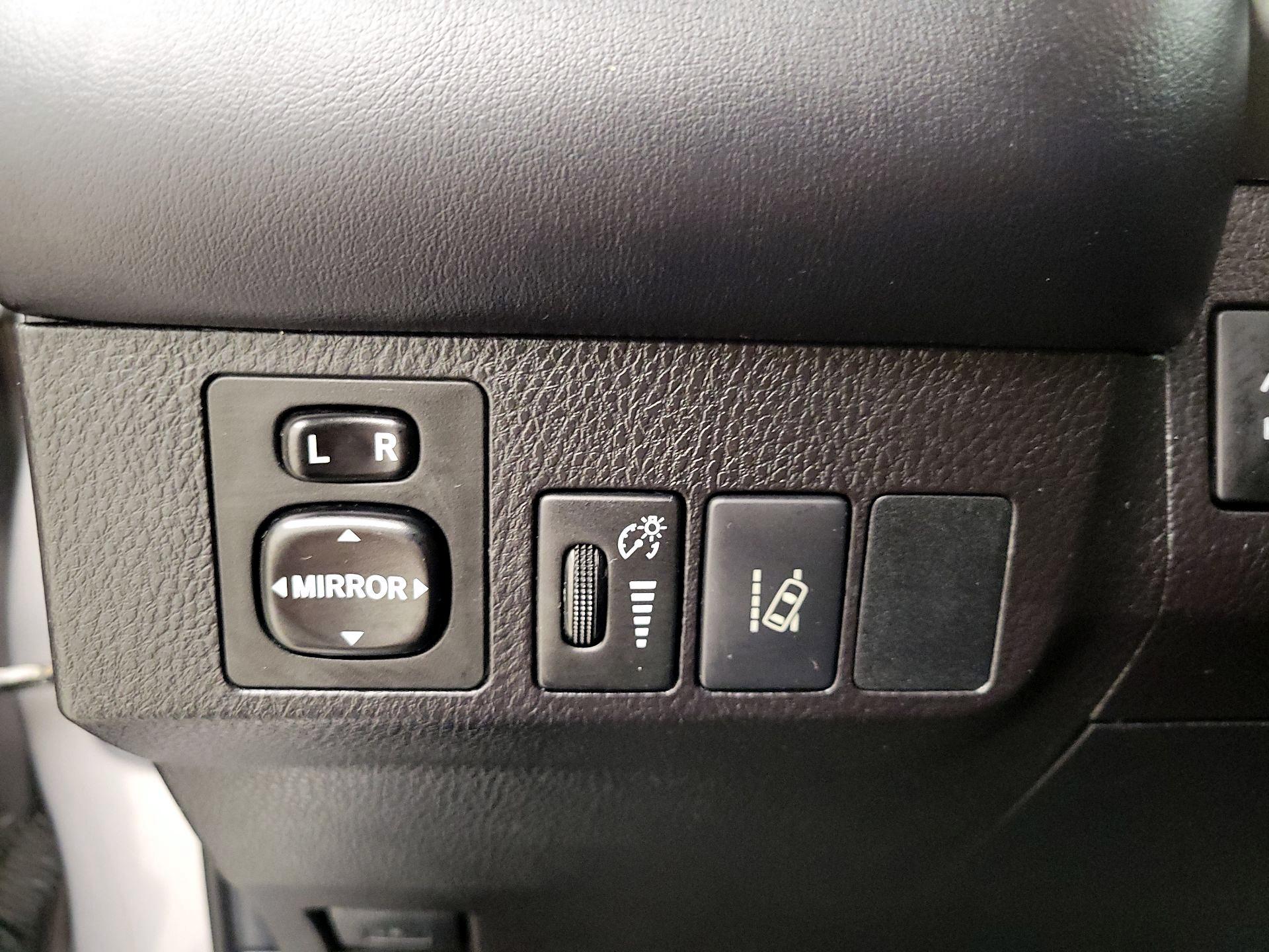 Thumbnail: 2018 Toyota RAV4 - 13