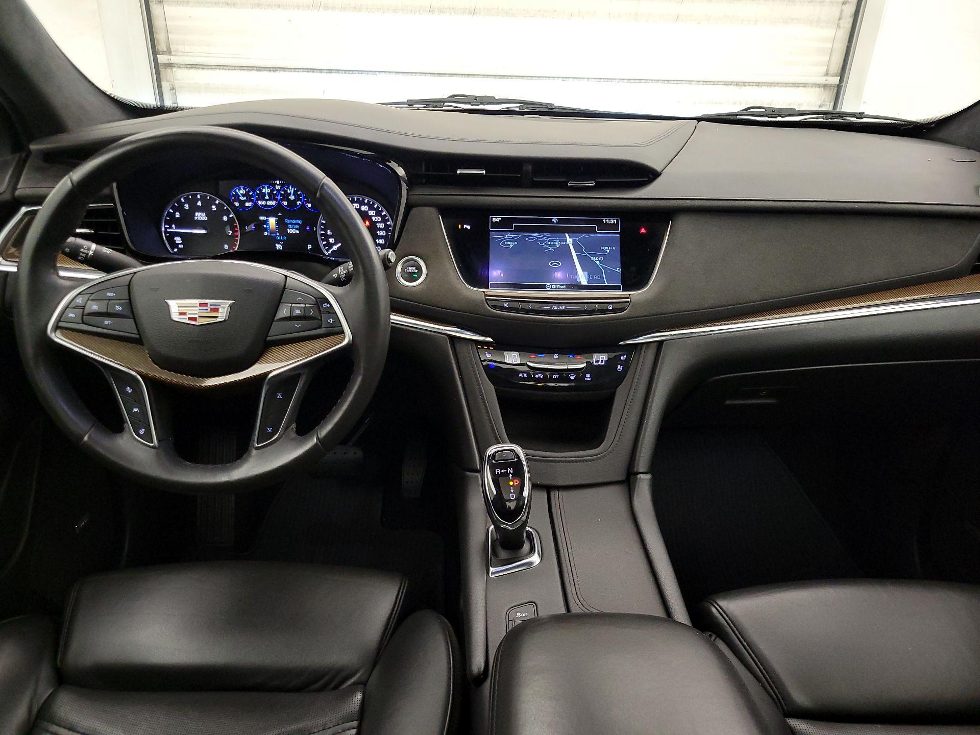 Thumbnail: 2017 Cadillac XT5 - 9