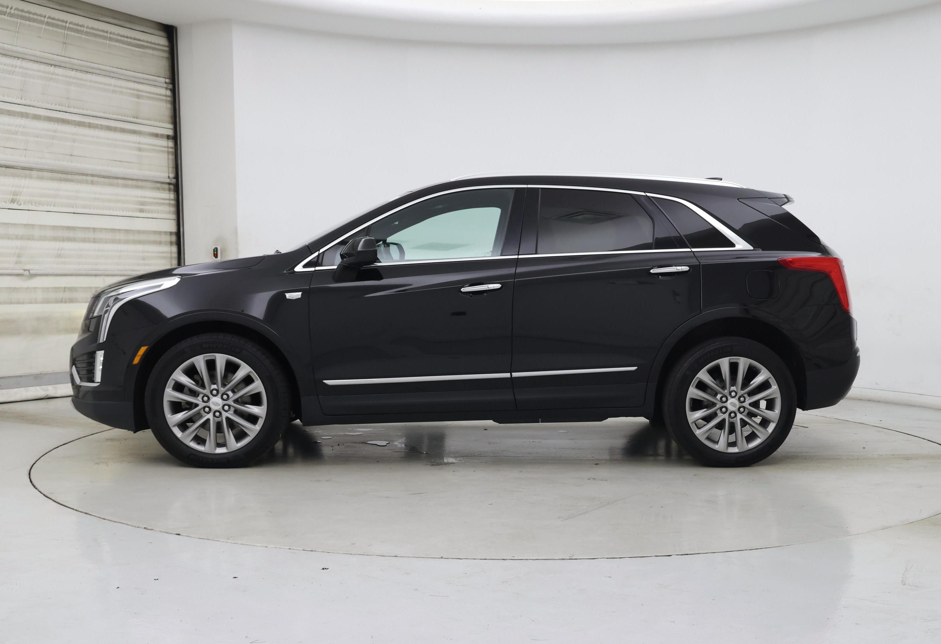 Thumbnail: 2017 Cadillac XT5 - 3