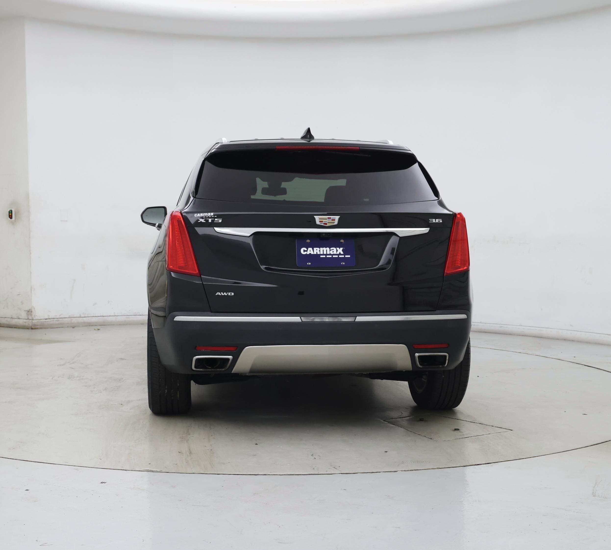 Thumbnail: 2017 Cadillac XT5 - 6