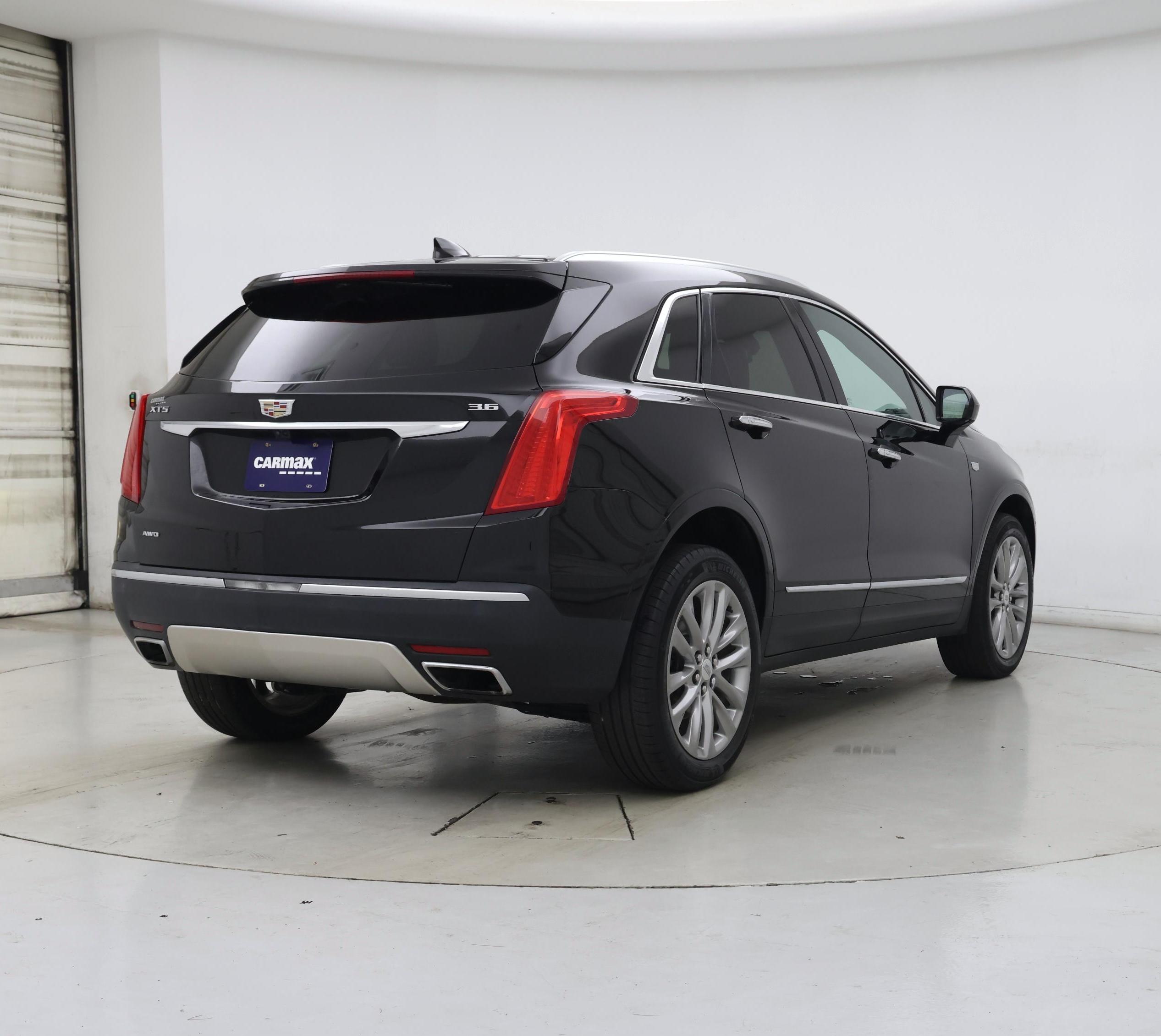 Thumbnail: 2017 Cadillac XT5 - 8
