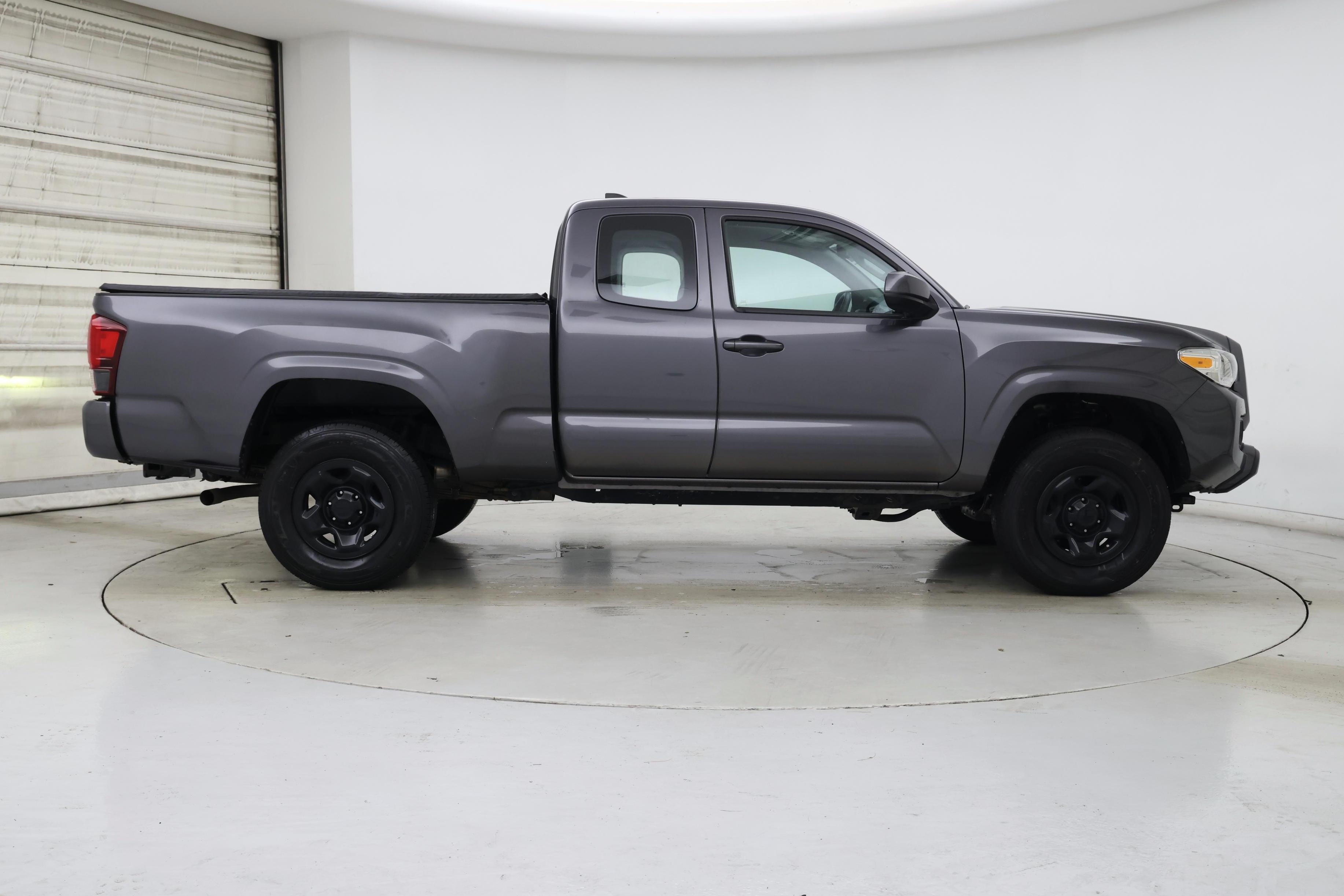Thumbnail: 2018 Toyota Tacoma - 7