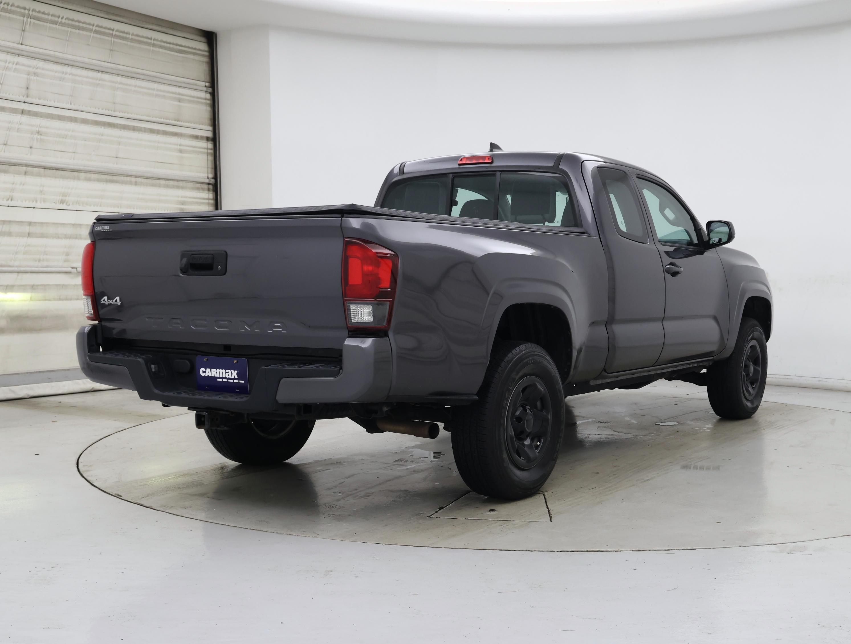 Thumbnail: 2018 Toyota Tacoma - 8