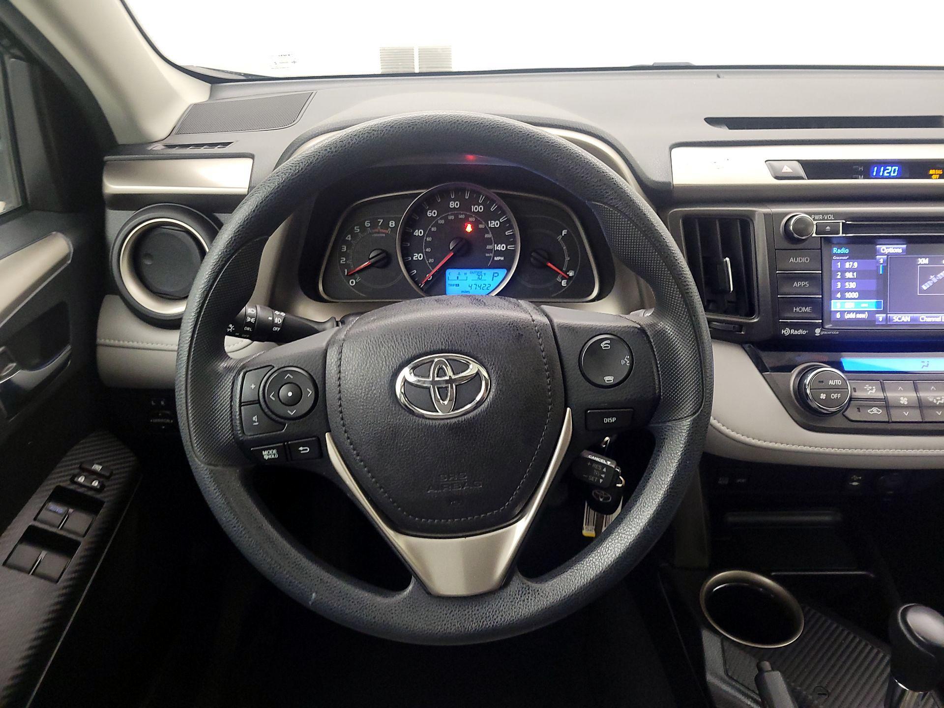 Thumbnail: 2015 Toyota RAV4 - 10