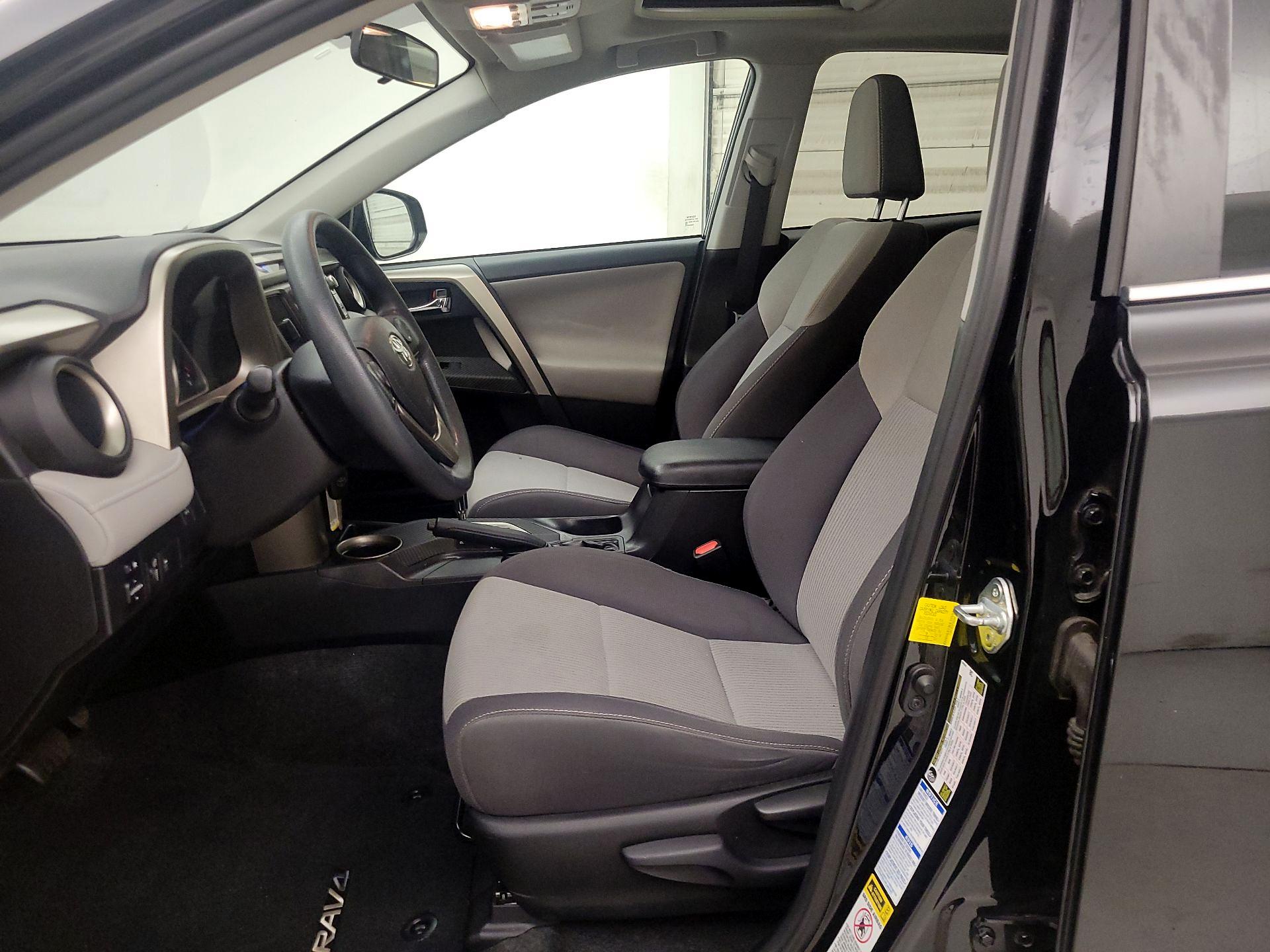 Thumbnail: 2015 Toyota RAV4 - 11