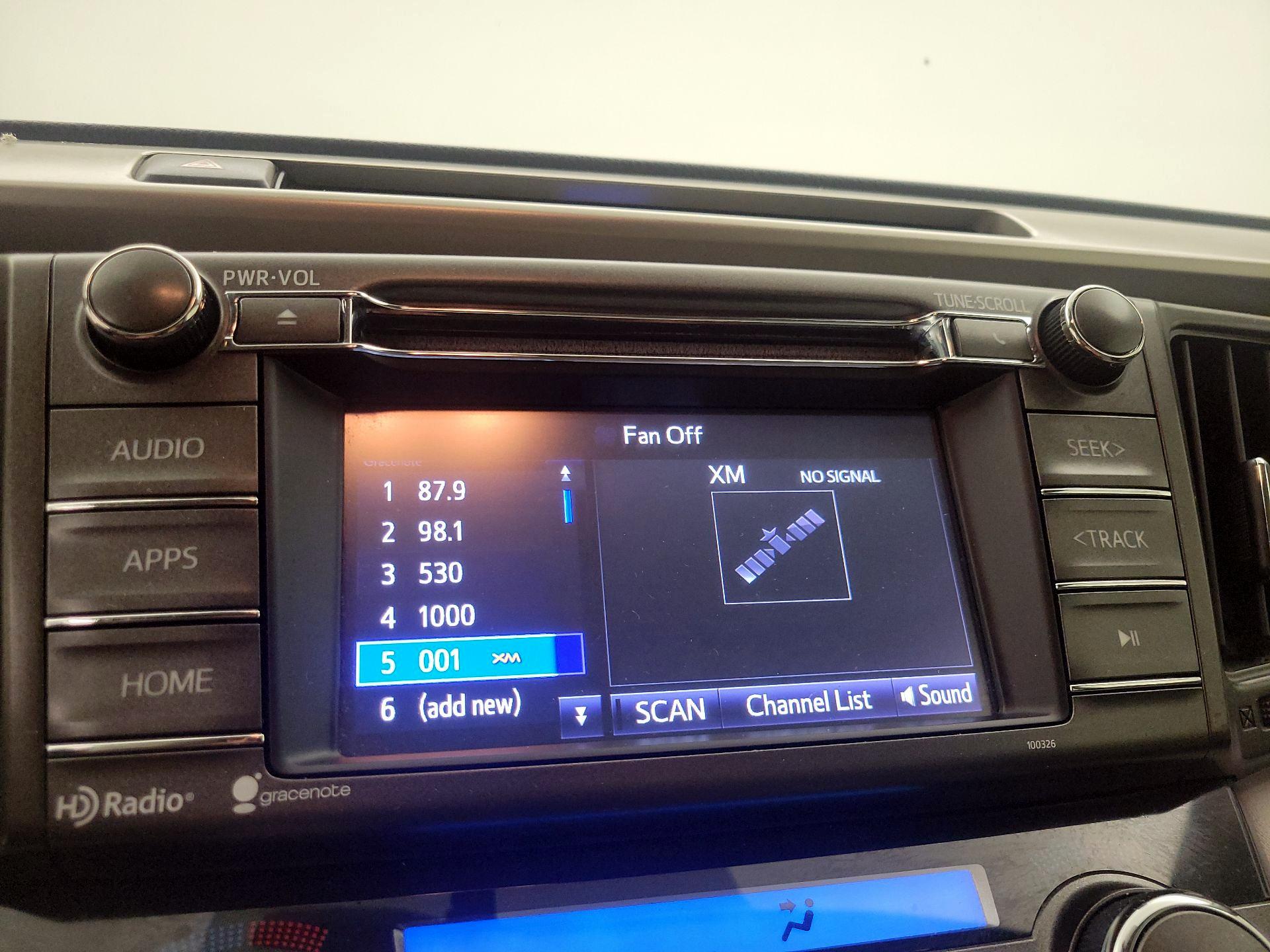 Thumbnail: 2015 Toyota RAV4 - 15
