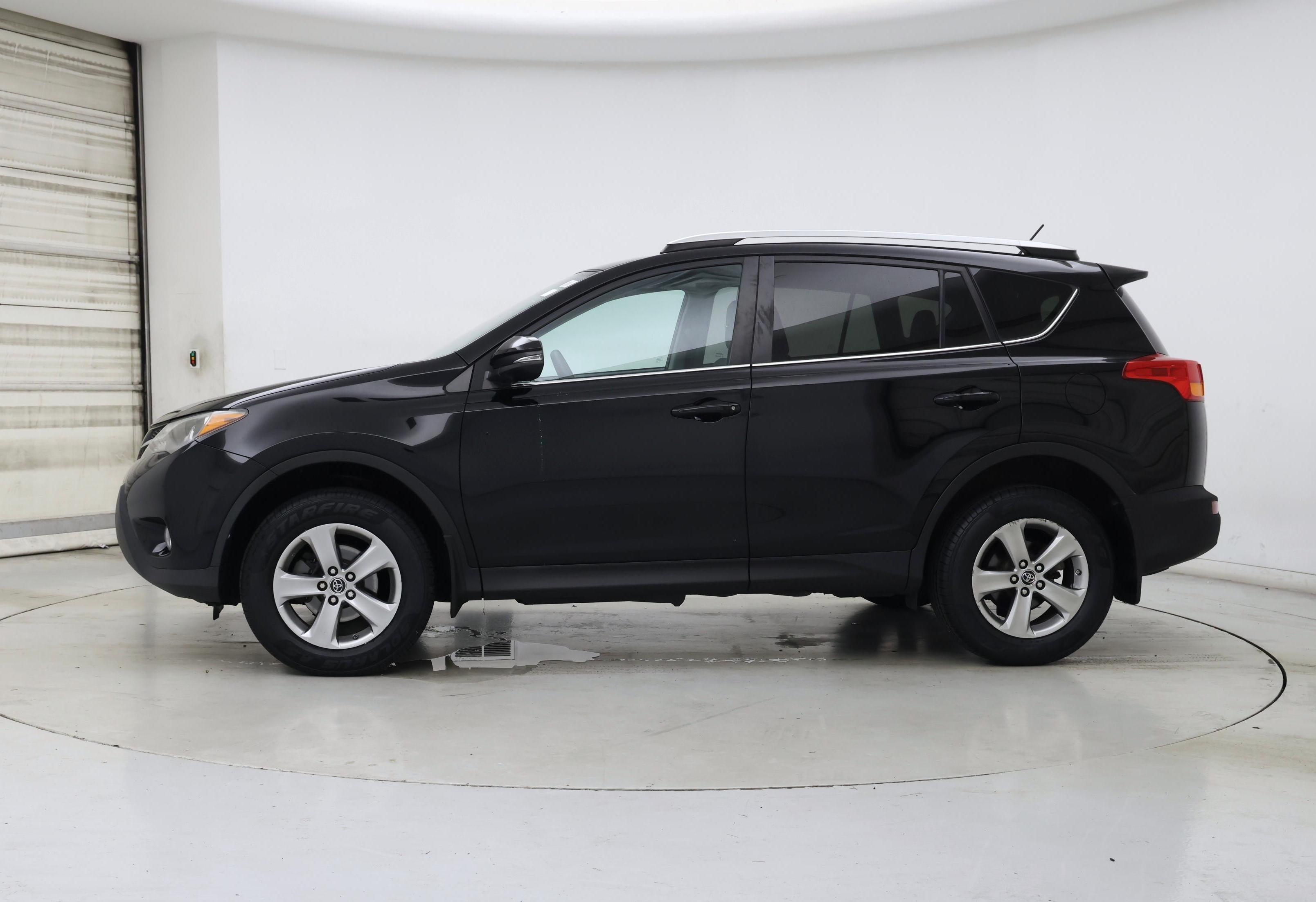 Thumbnail: 2015 Toyota RAV4 - 3