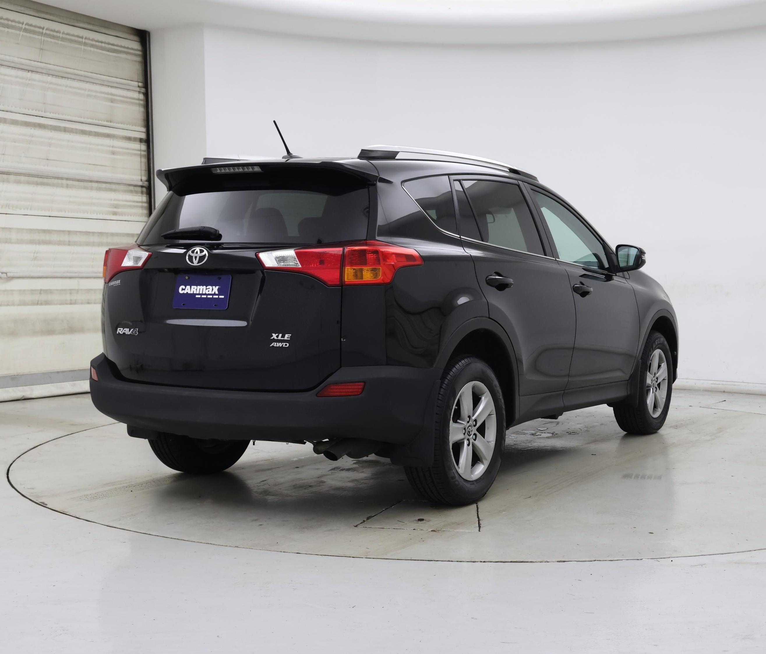 Thumbnail: 2015 Toyota RAV4 - 8